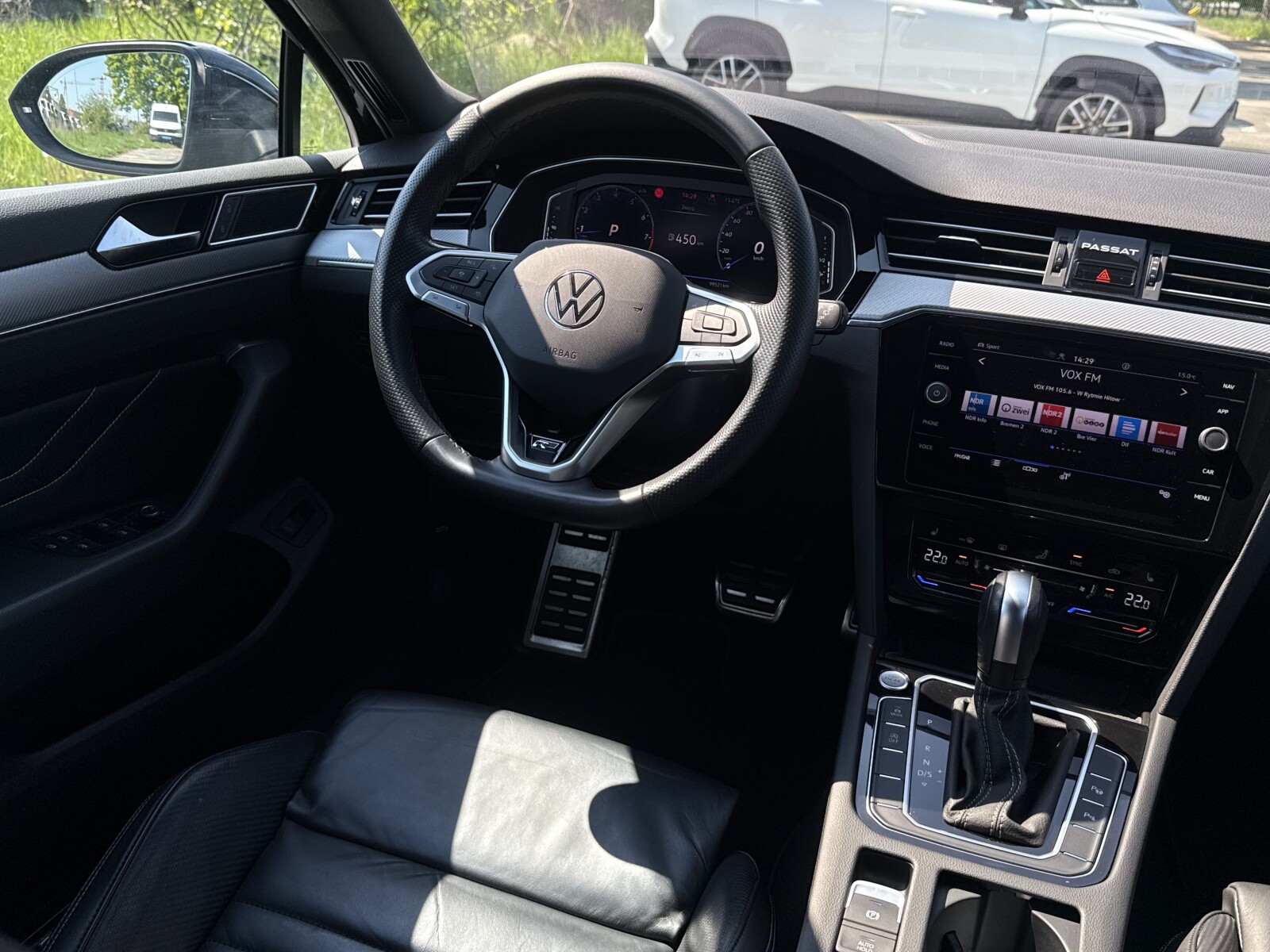 Volkswagen Passat Variant - zdjęcie 10
