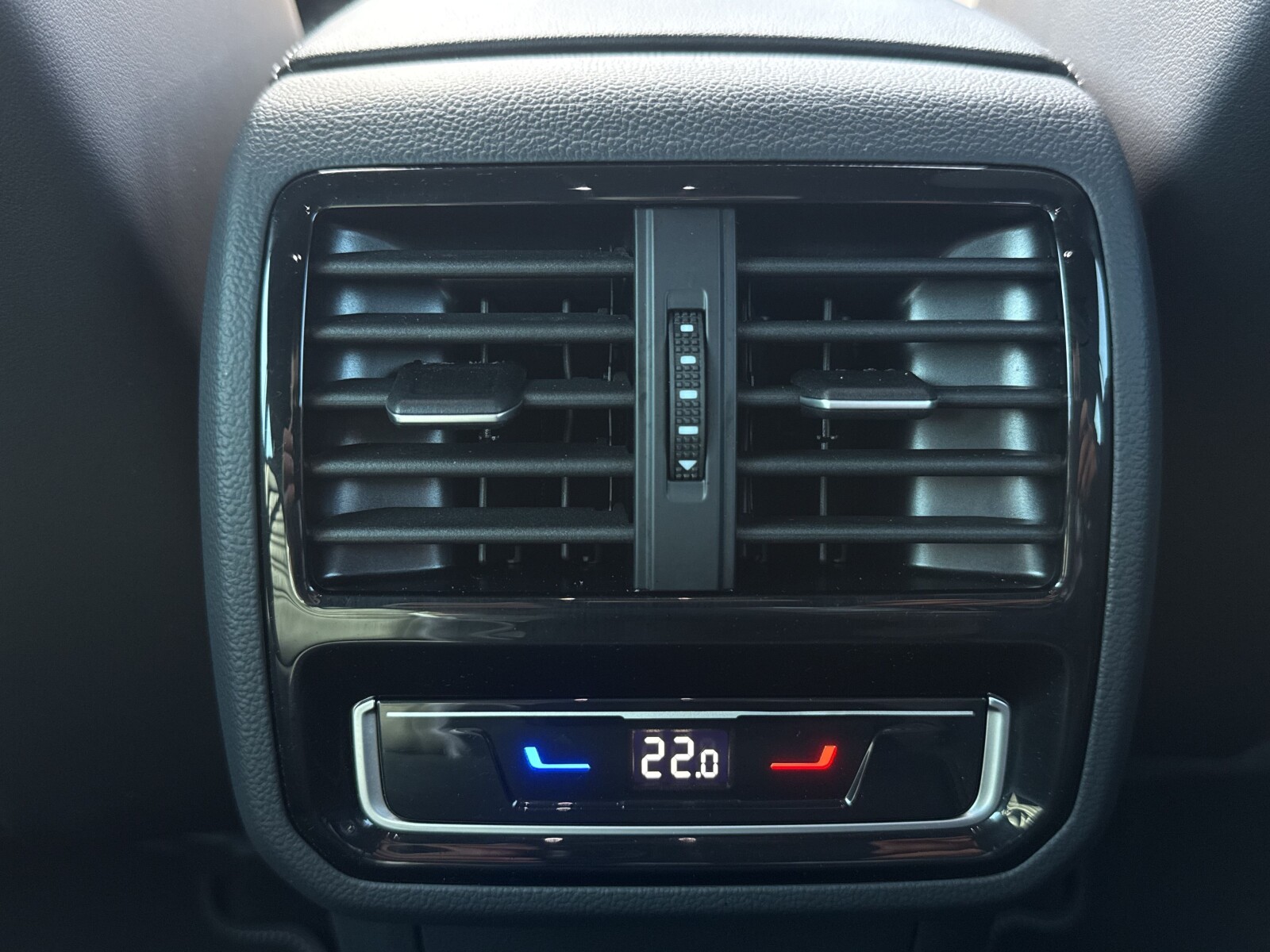 Volkswagen Passat Variant - zdjęcie 31