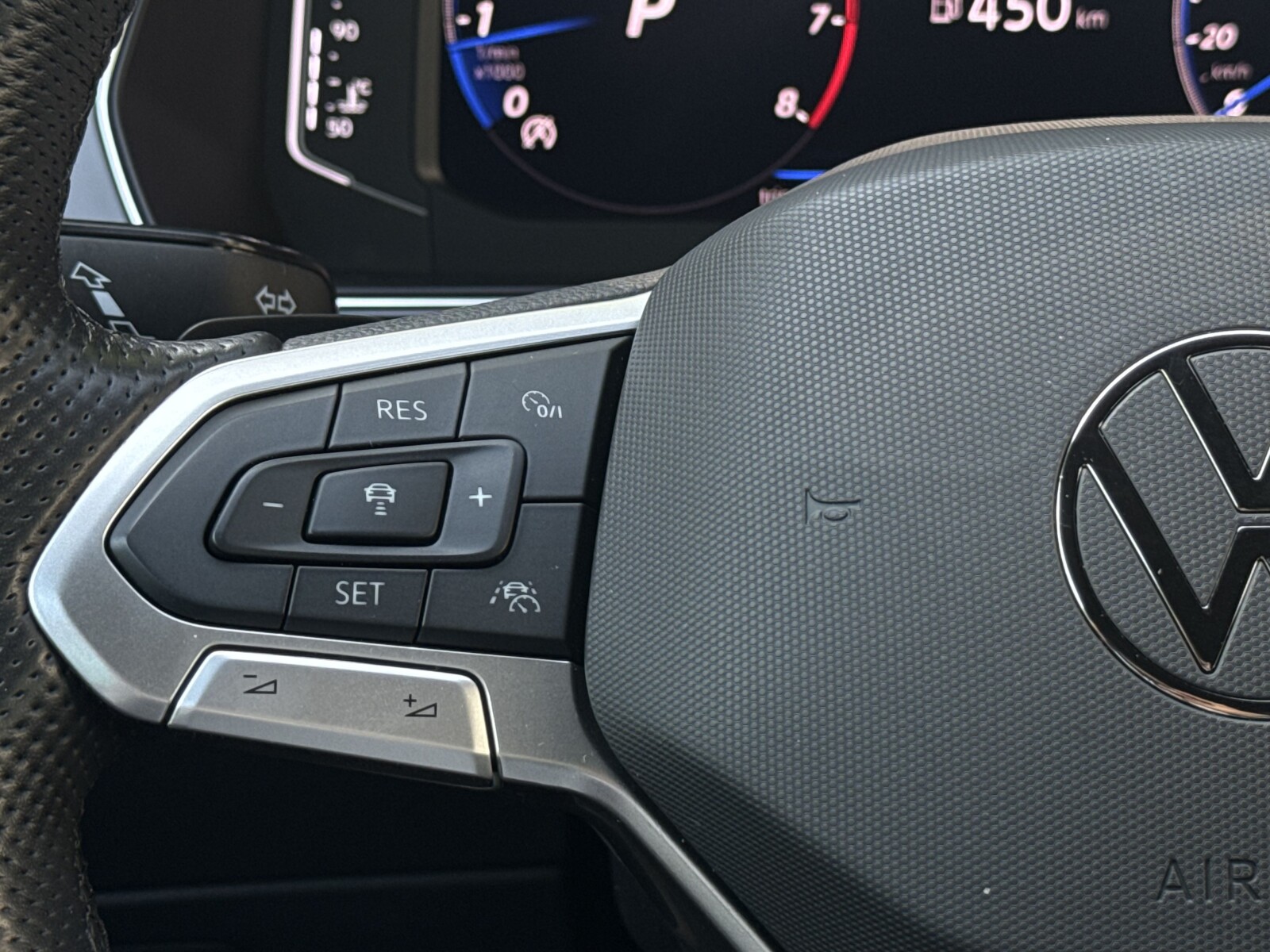 Volkswagen Passat Variant - zdjęcie 19