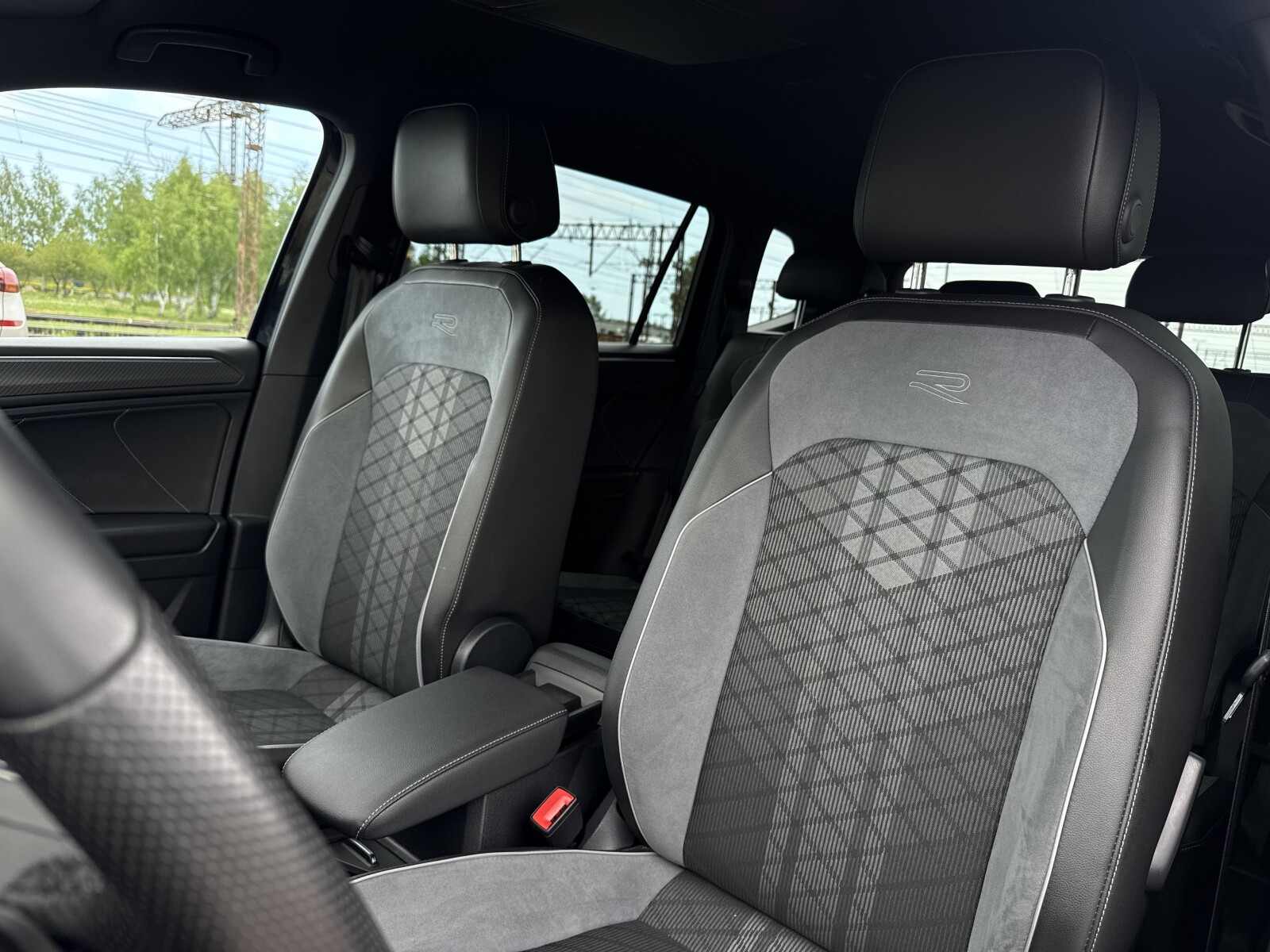Volkswagen Tiguan Allspace - zdjęcie 14
