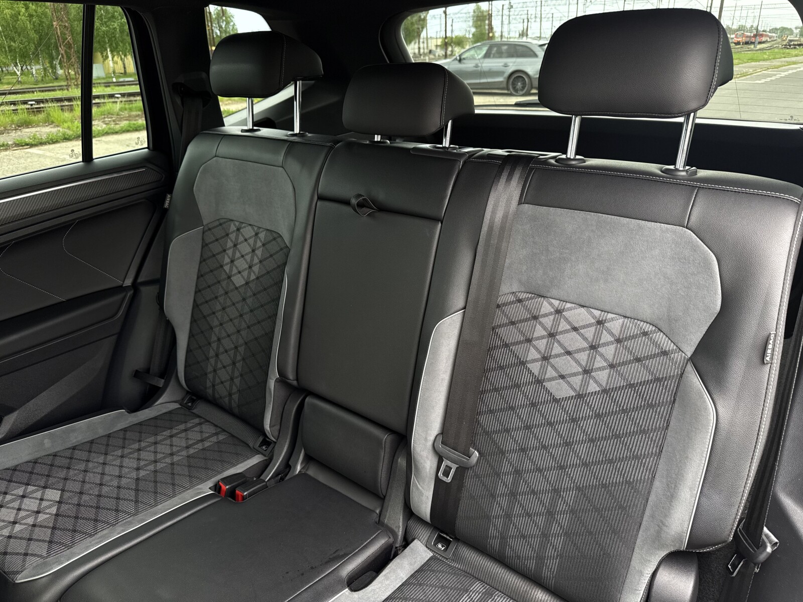 Volkswagen Tiguan Allspace - zdjęcie 34