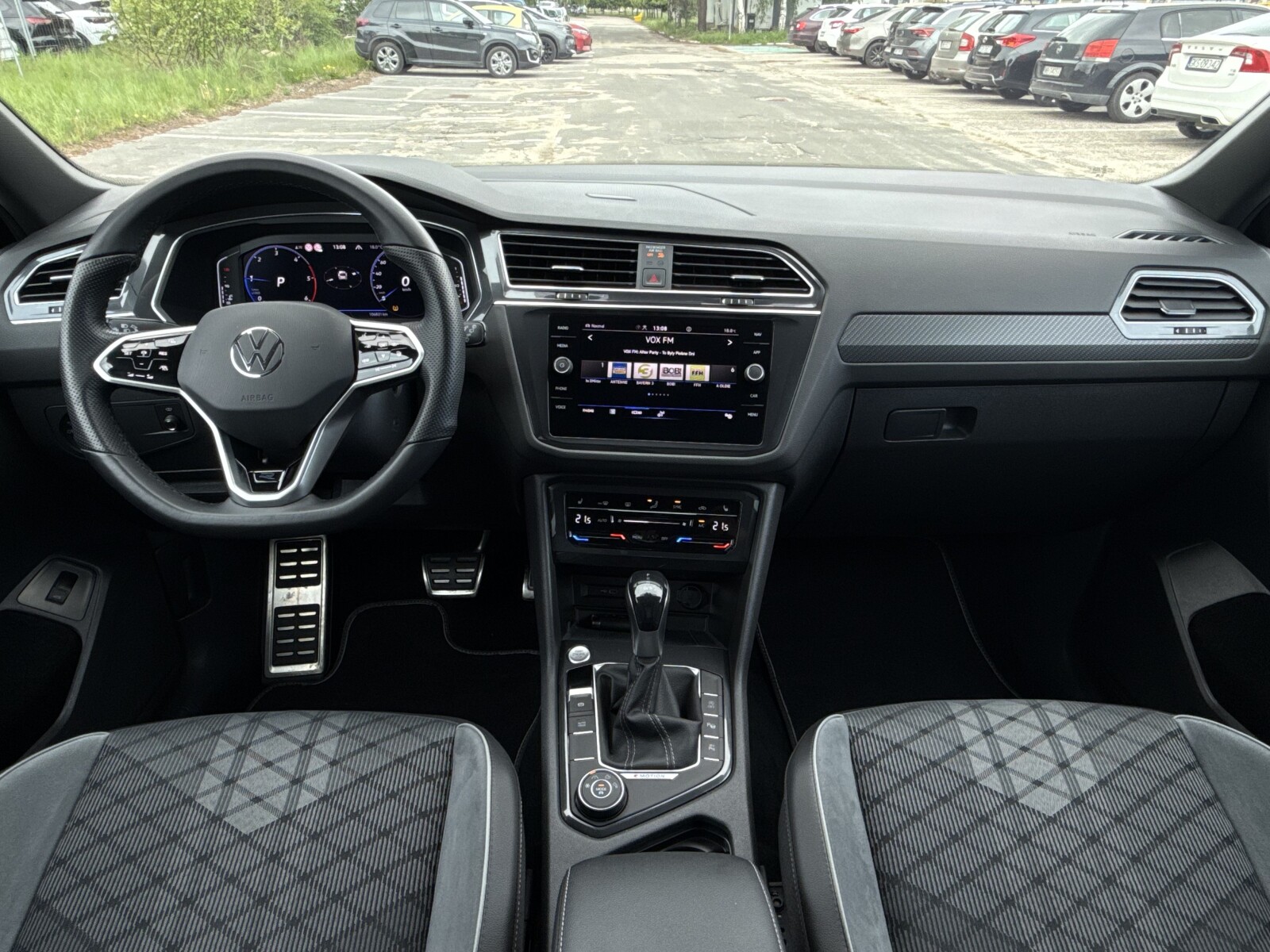 Volkswagen Tiguan Allspace - zdjęcie 10