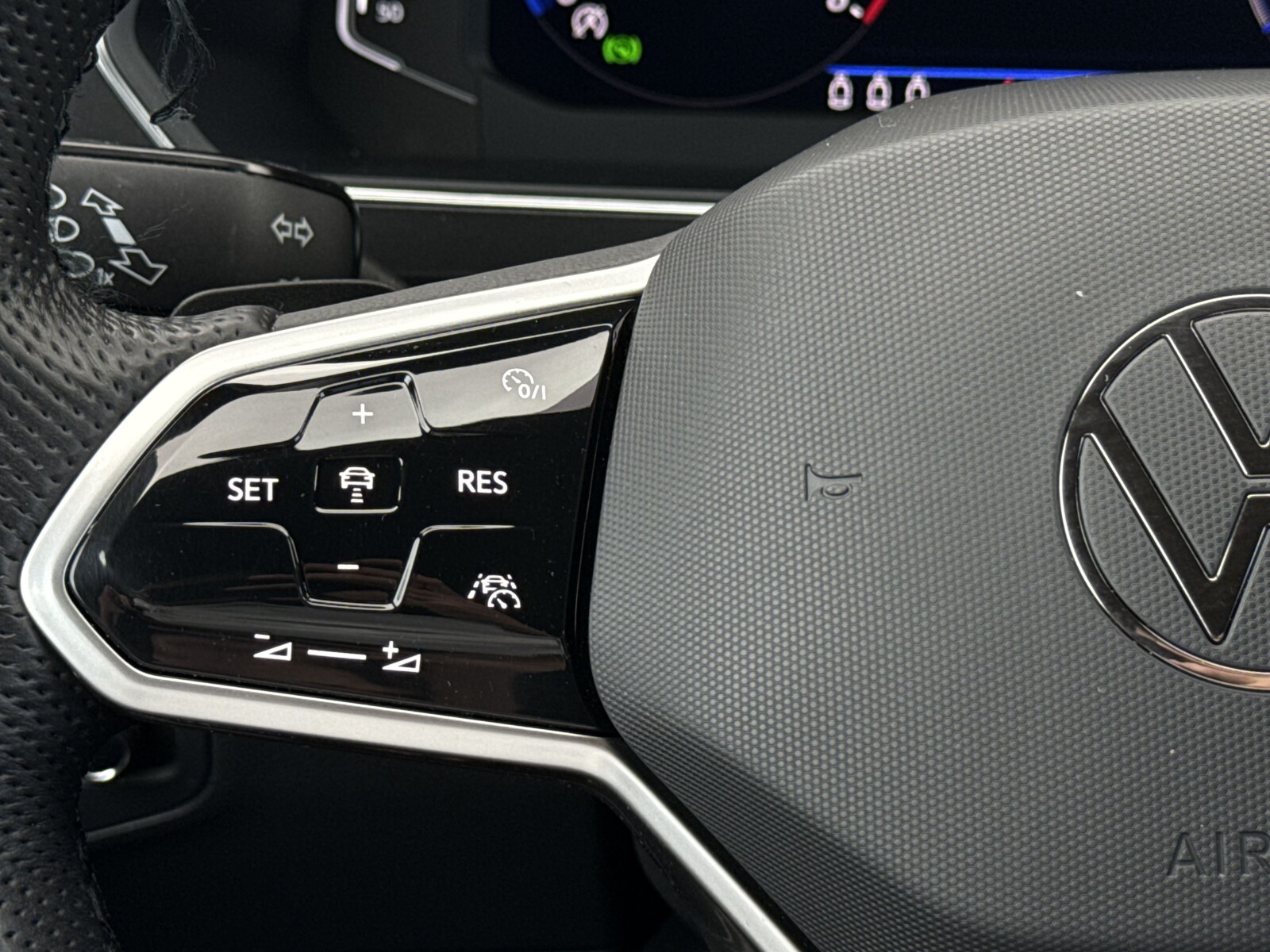 Volkswagen Tiguan Allspace - zdjęcie 18