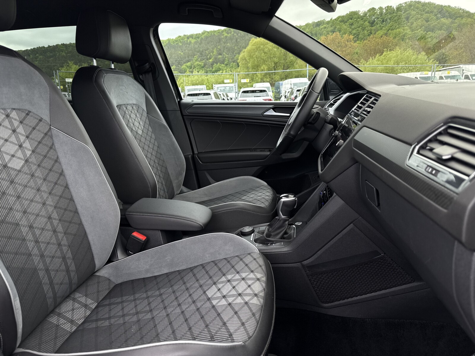 Volkswagen Tiguan Allspace - zdjęcie 15