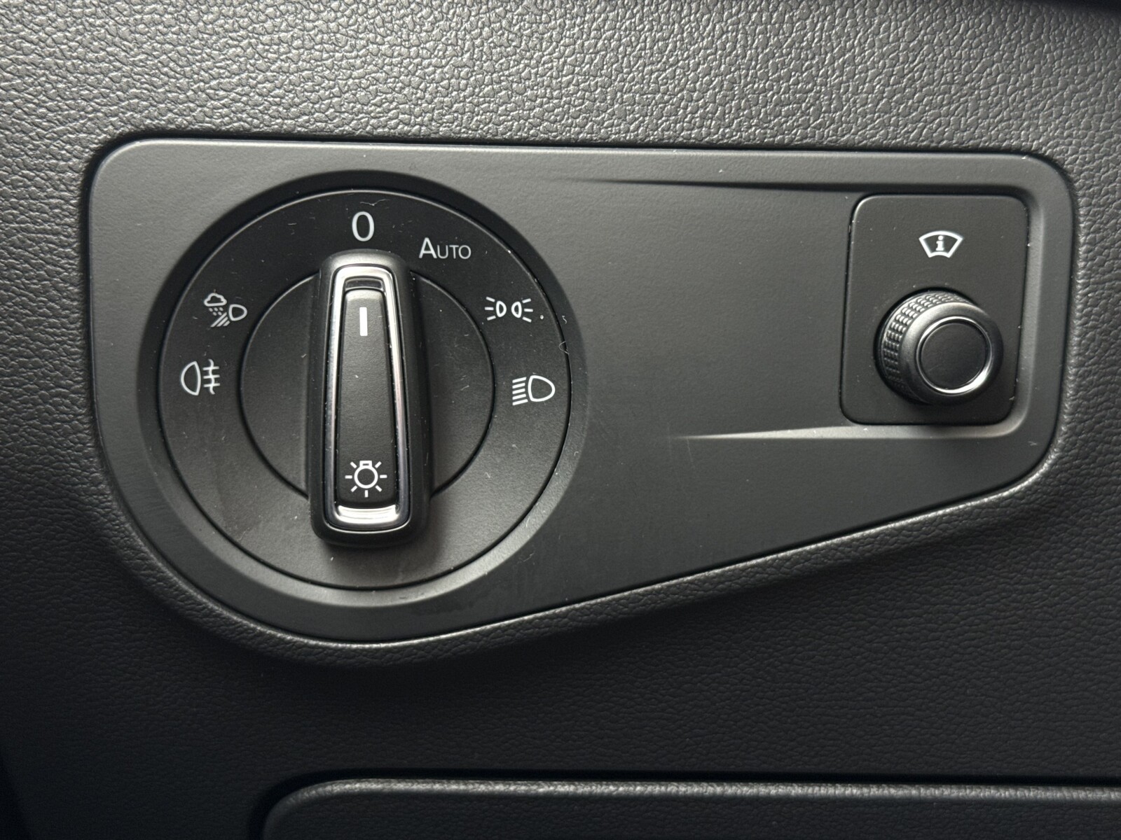 Volkswagen Tiguan Allspace - zdjęcie 26