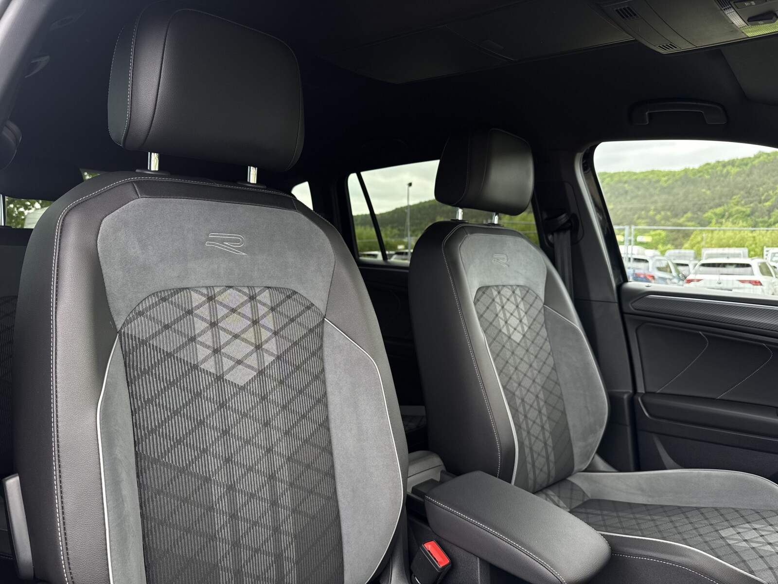 Volkswagen Tiguan Allspace - zdjęcie 16