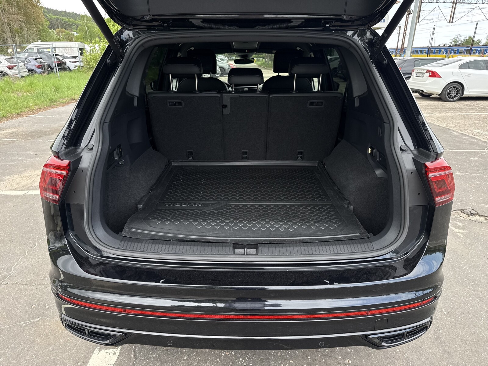 Volkswagen Tiguan Allspace - zdjęcie 37