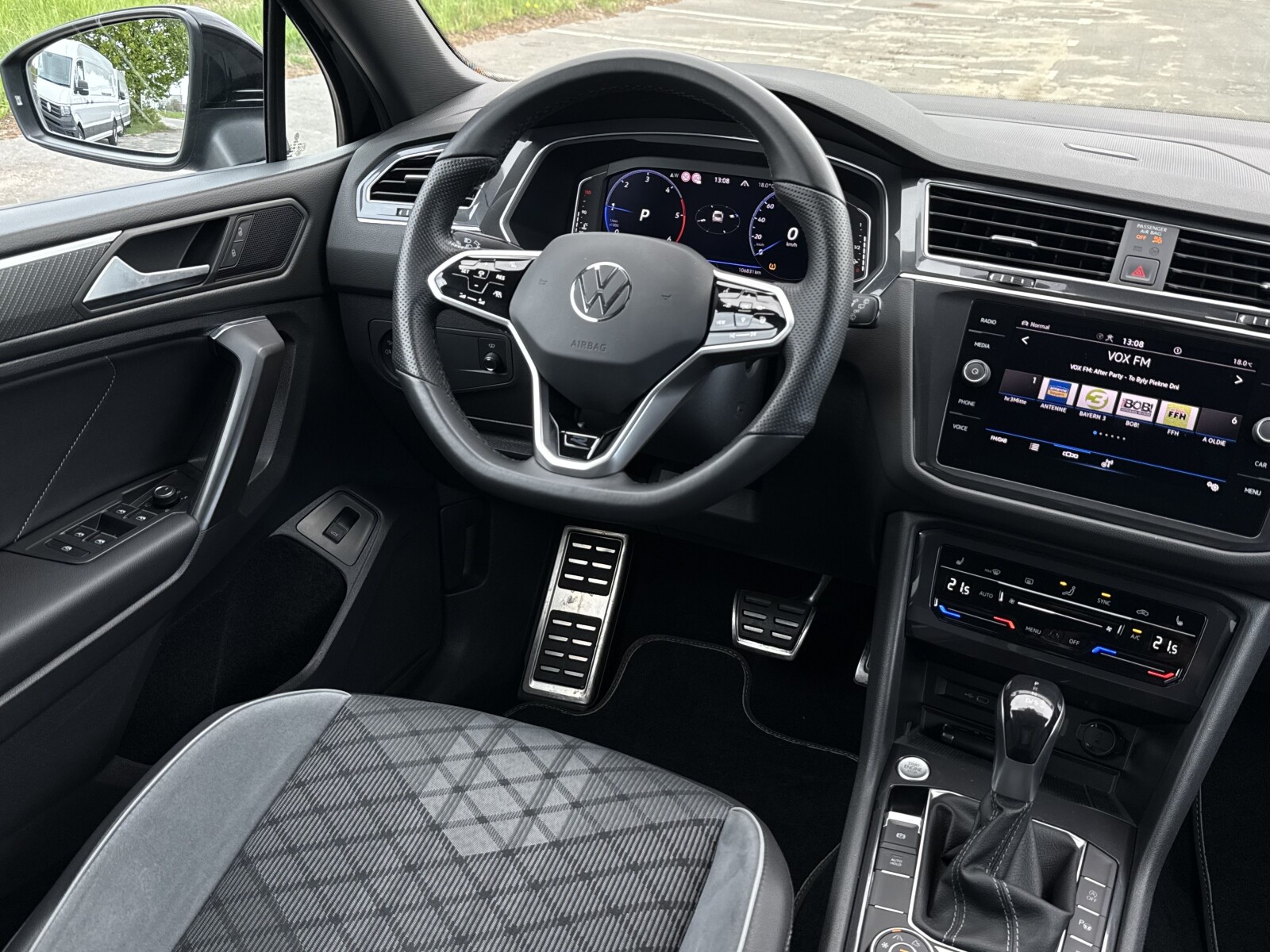 Volkswagen Tiguan Allspace - zdjęcie 11