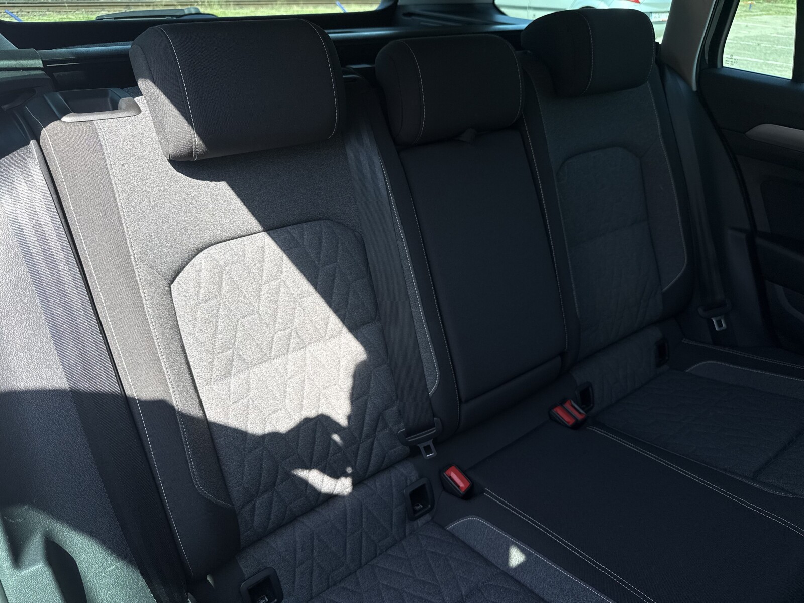 Volkswagen Passat Variant - zdjęcie 32