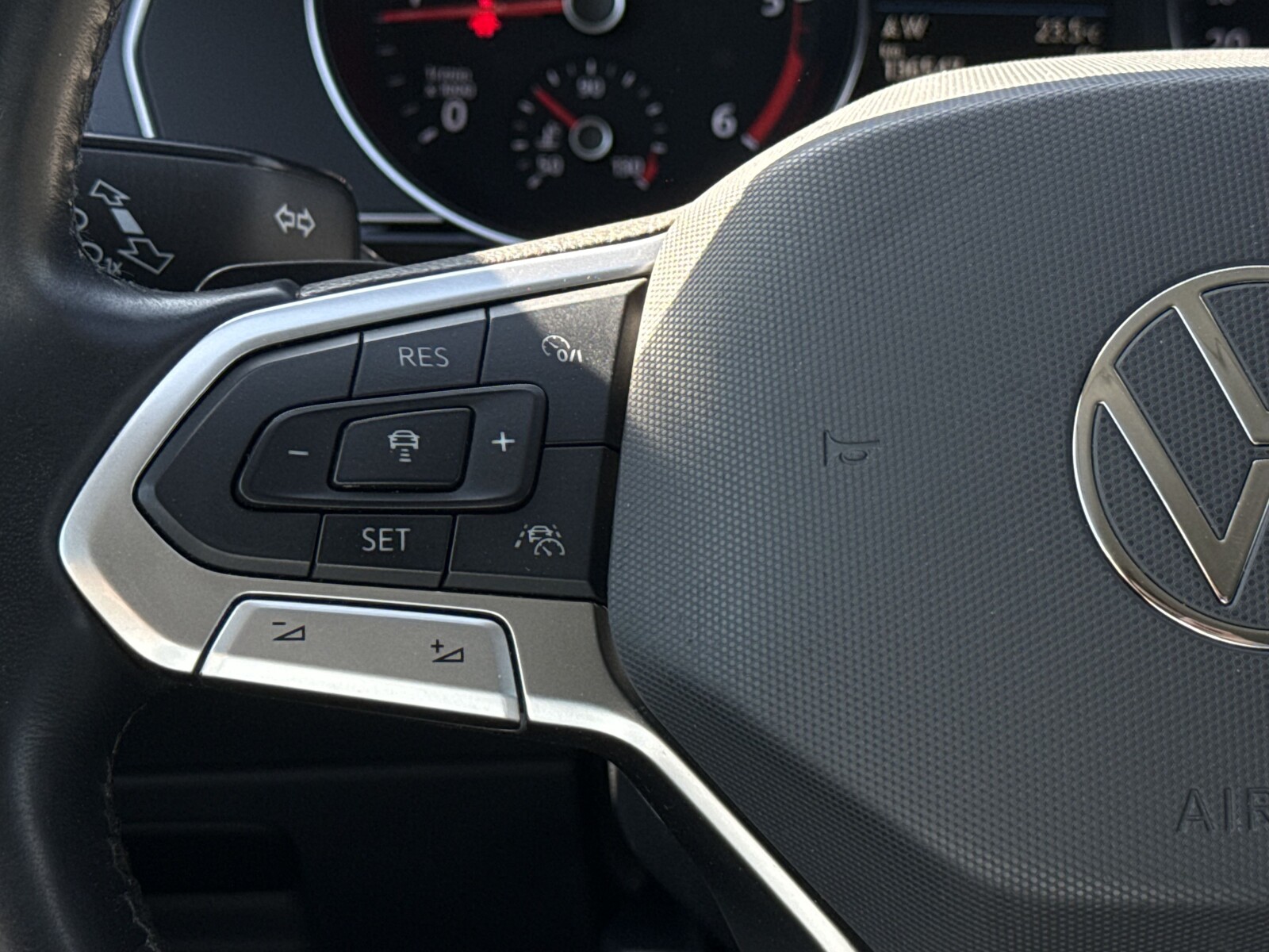Volkswagen Passat Variant - zdjęcie 18