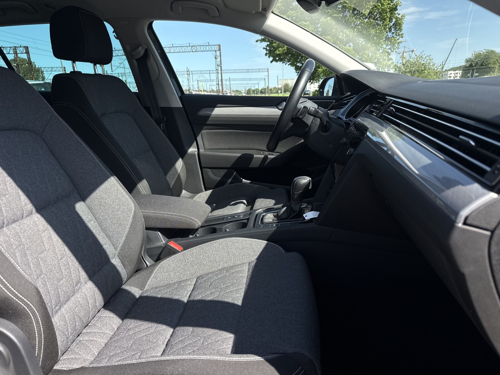Volkswagen Passat Variant - zdjęcie 15