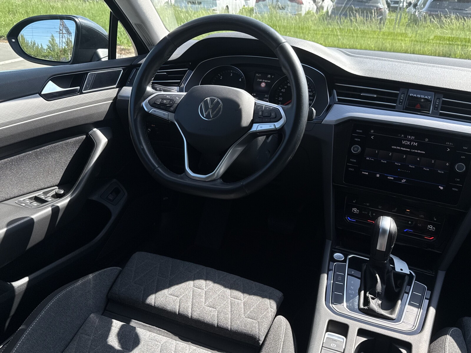 Volkswagen Passat Variant - zdjęcie 10