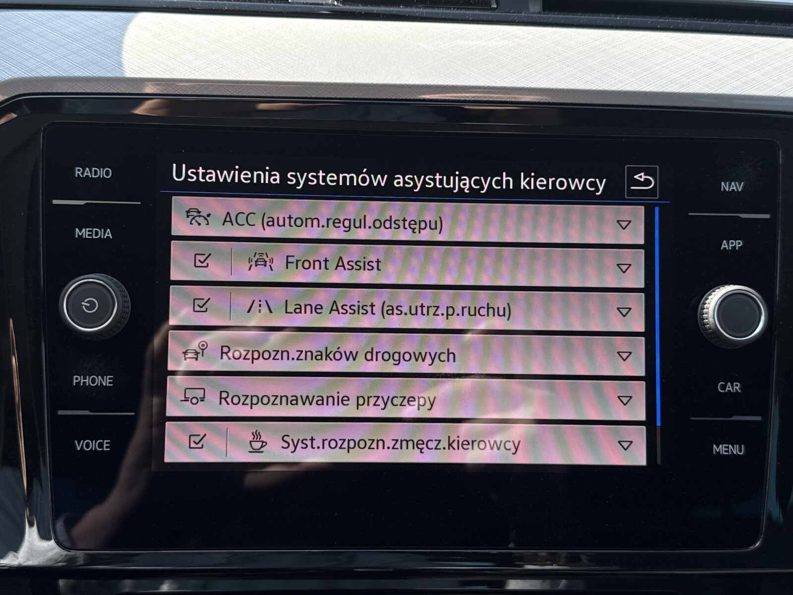 Volkswagen Passat Variant - zdjęcie 28