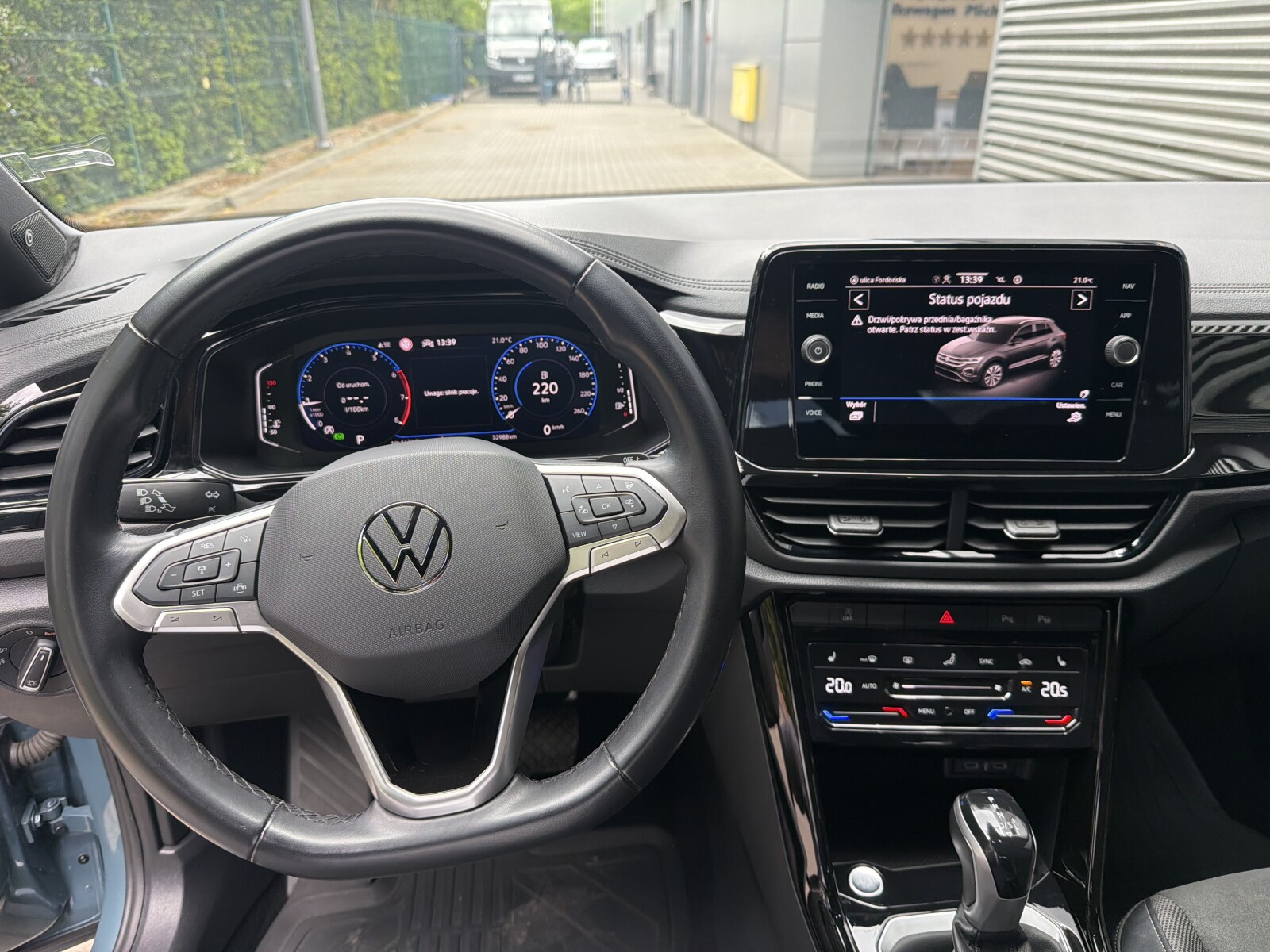 Volkswagen T-Roc - zdjęcie 14