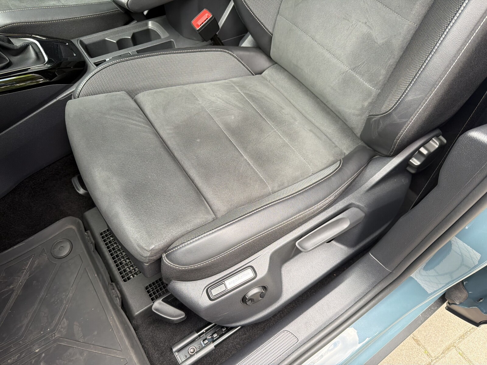 Volkswagen T-Roc - zdjęcie 13