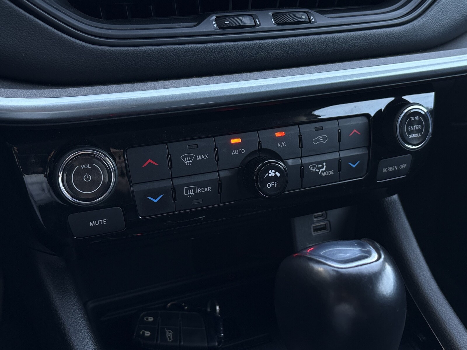 Jeep Compass - zdjęcie 25