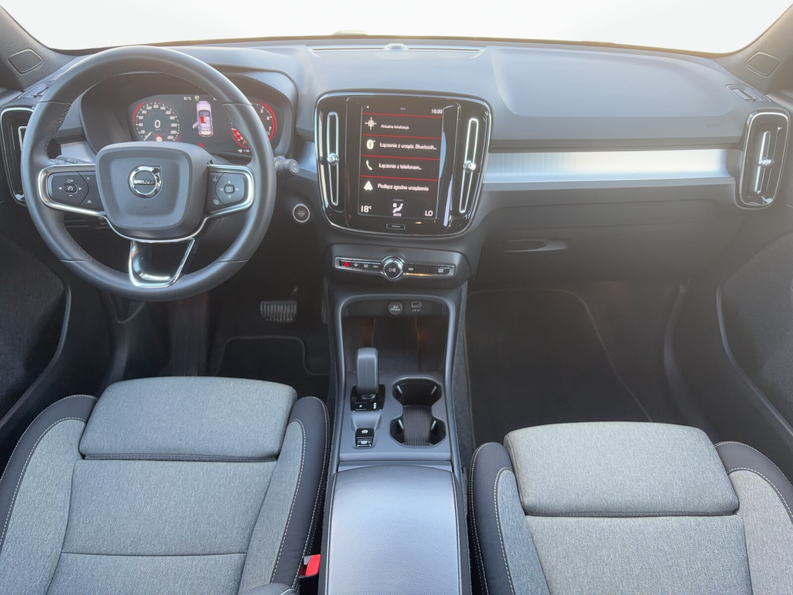 Volvo XC 40 - zdjęcie 10
