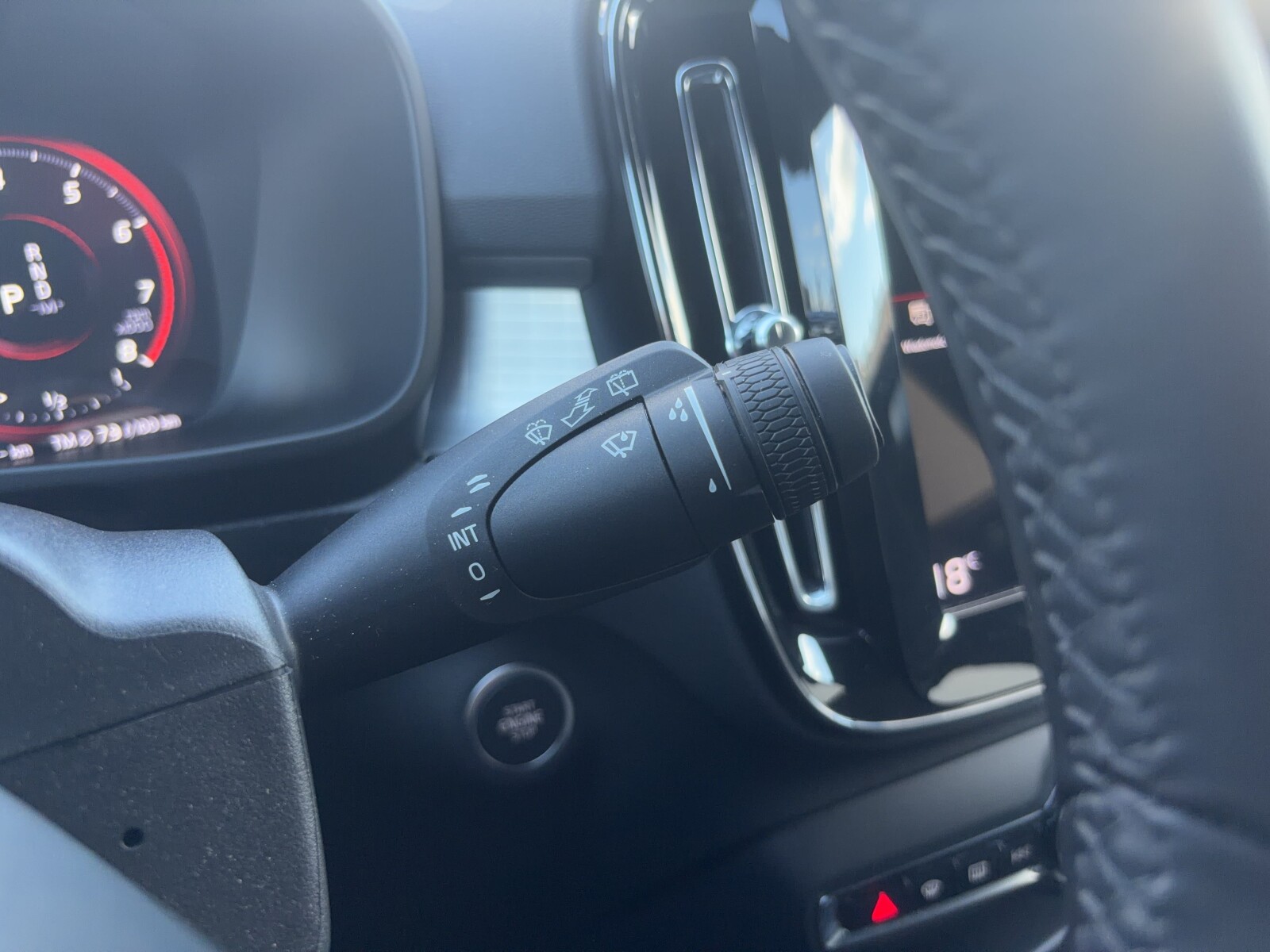 Volvo XC 40 - zdjęcie 32