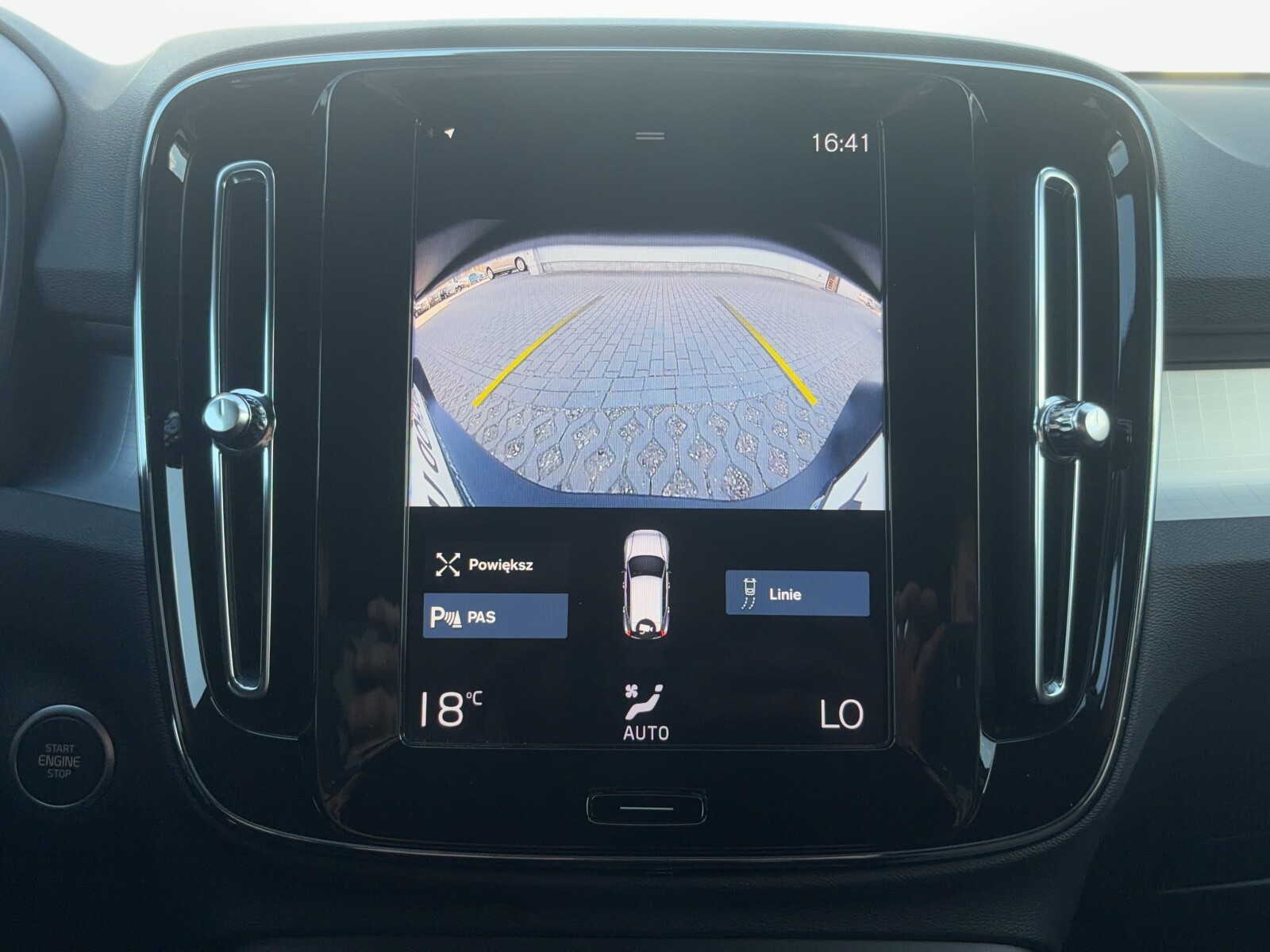 Volvo XC 40 - zdjęcie 21