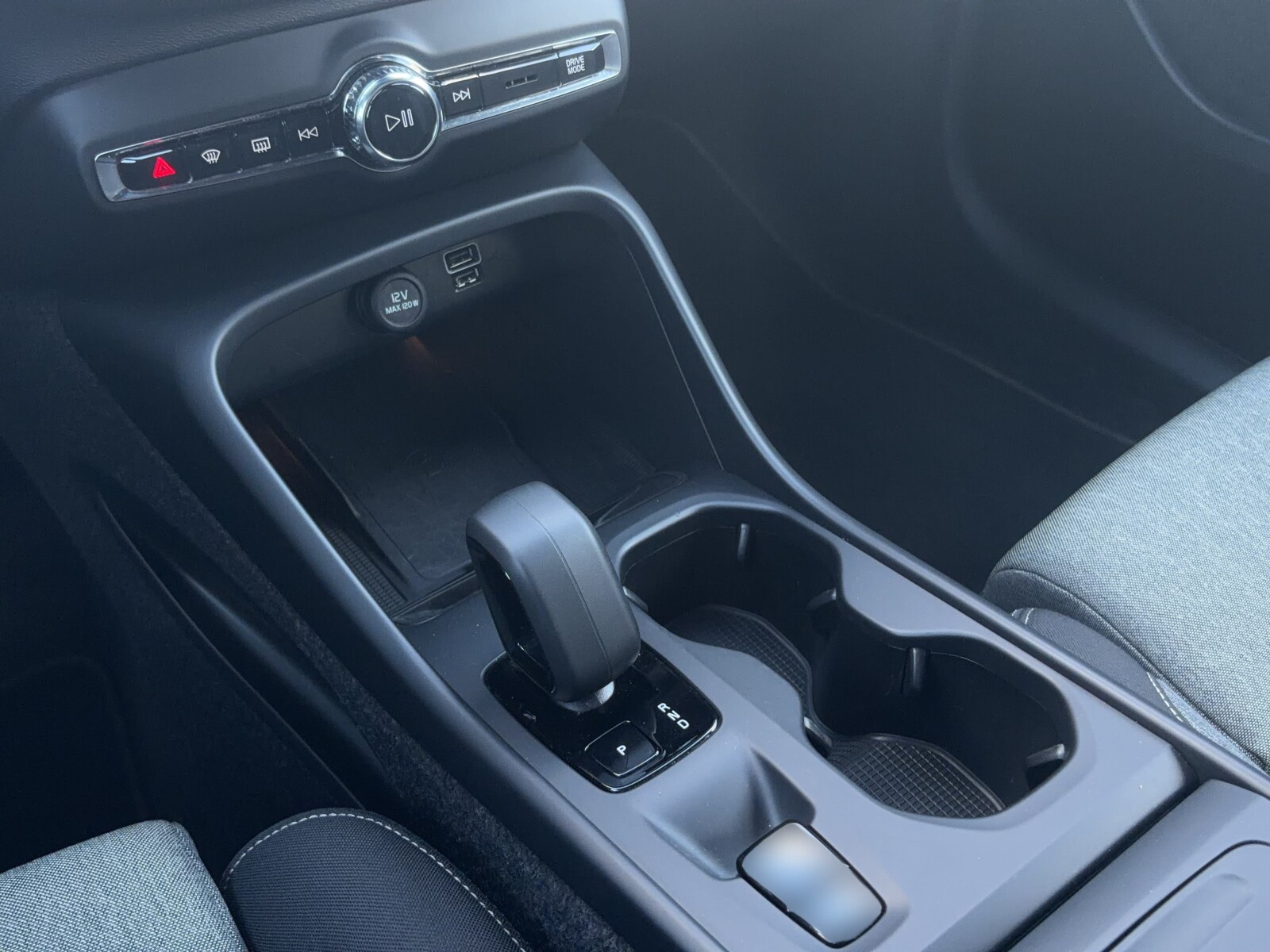 Volvo XC 40 - zdjęcie 22