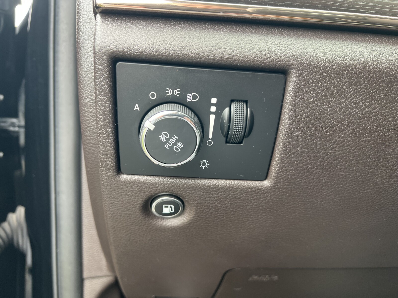 Jeep Grand Cherokee - zdjęcie 14