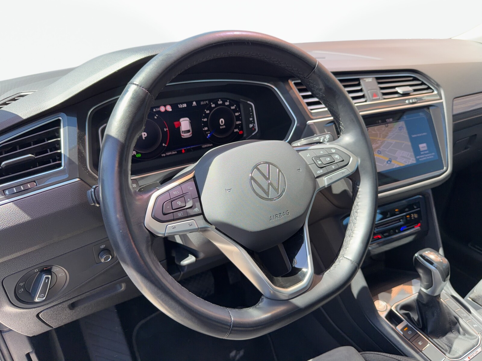 Volkswagen Tiguan Allspace - zdjęcie 10
