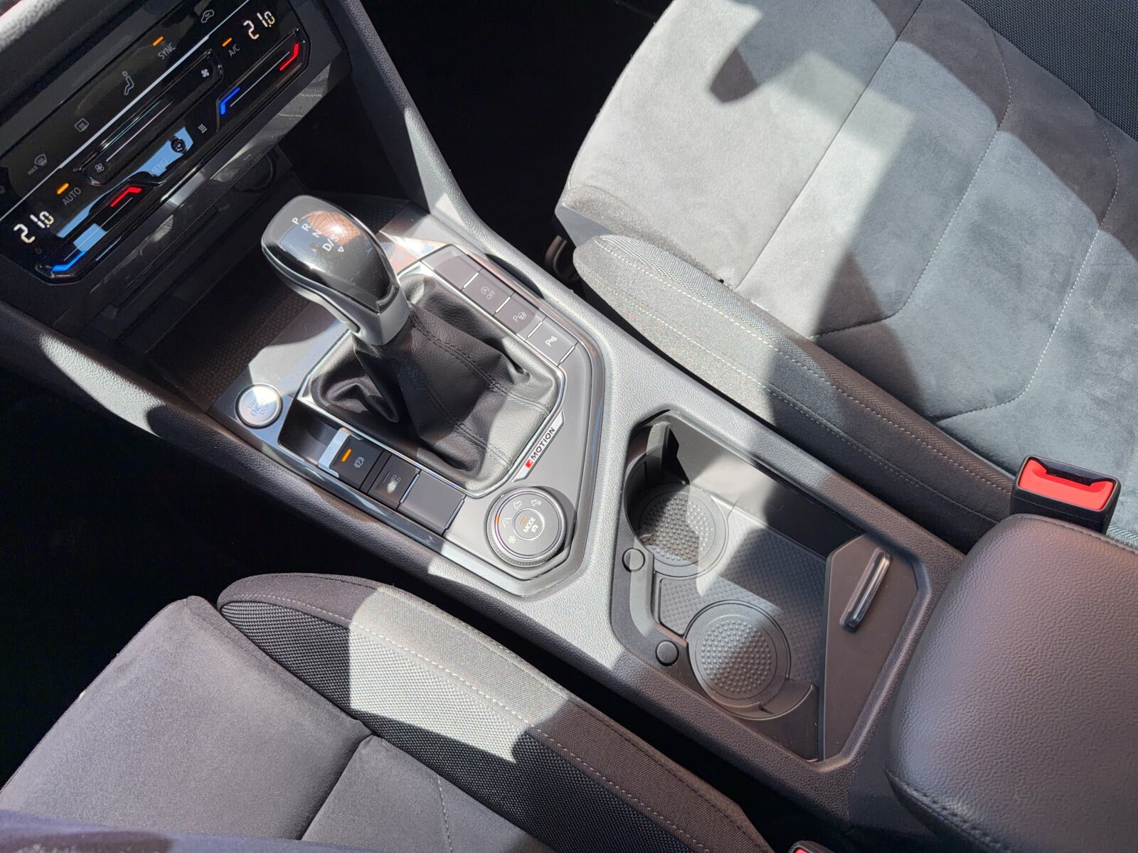 Volkswagen Tiguan Allspace - zdjęcie 20