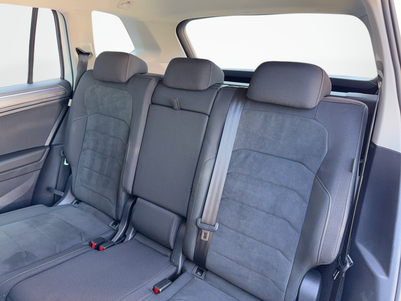 Volkswagen Tiguan Allspace - zdjęcie 33