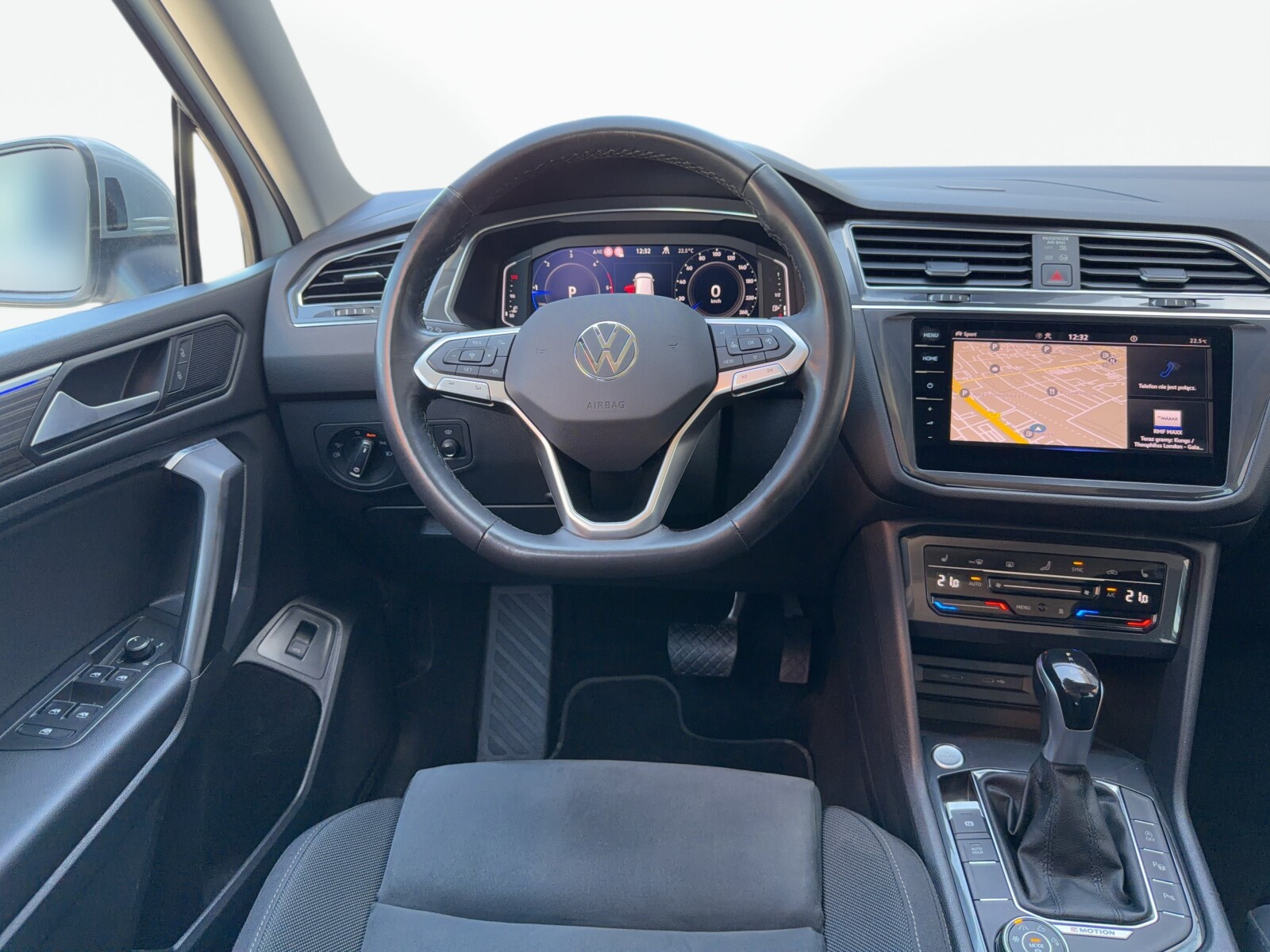 Volkswagen Tiguan Allspace - zdjęcie 19