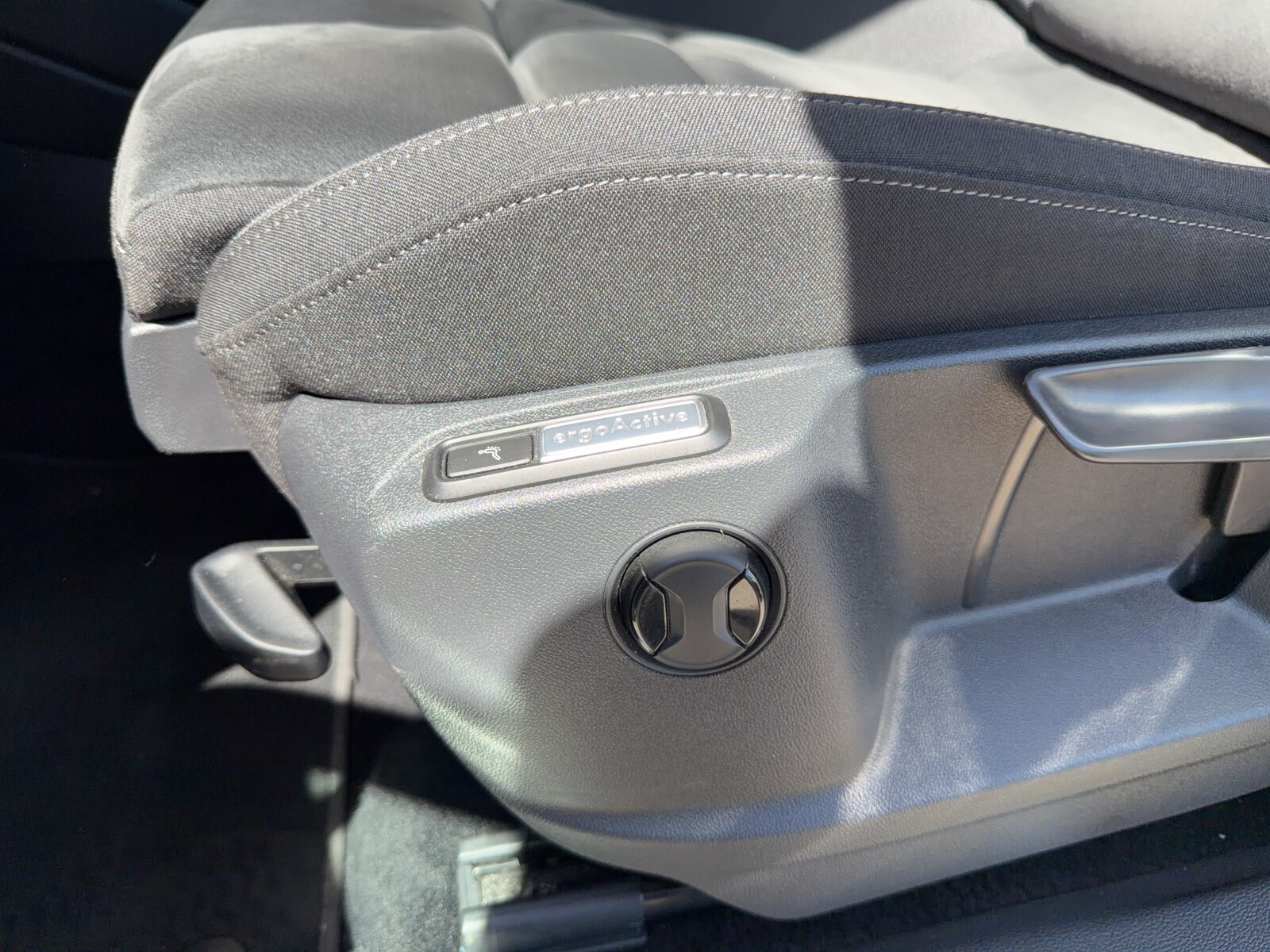 Volkswagen Tiguan Allspace - zdjęcie 14