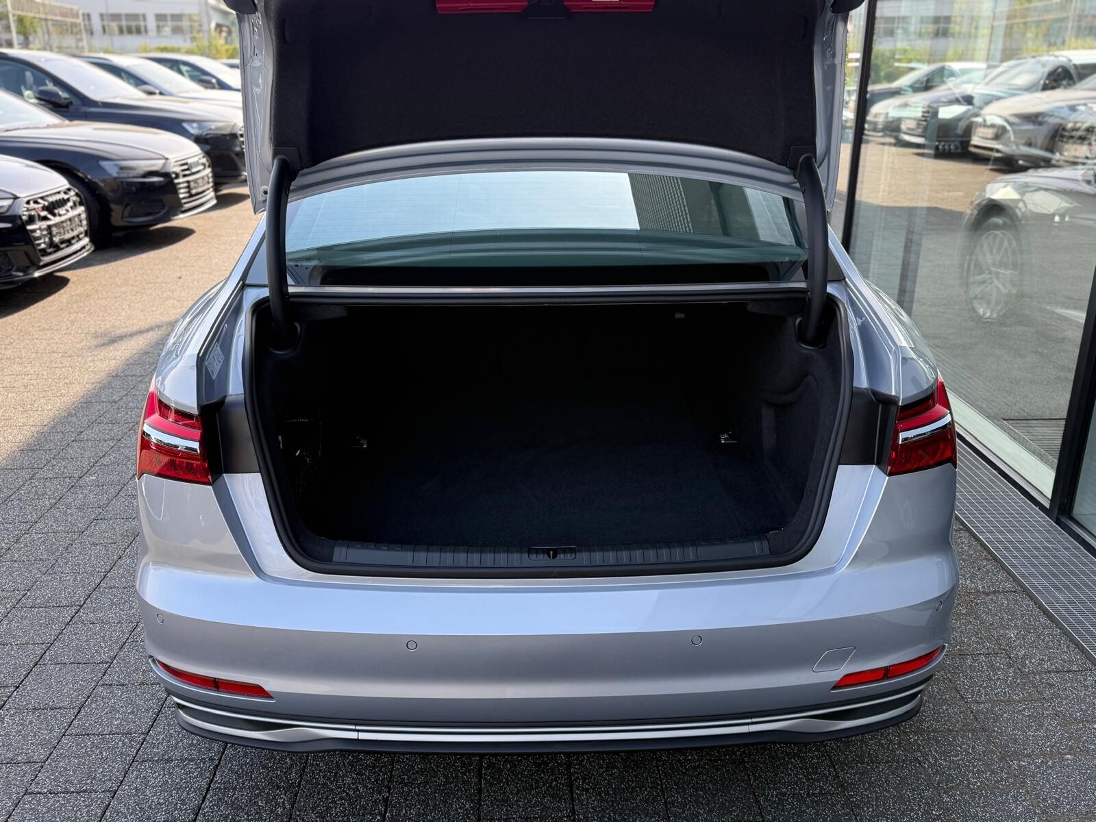Audi A6 Limousine - zdjęcie 12
