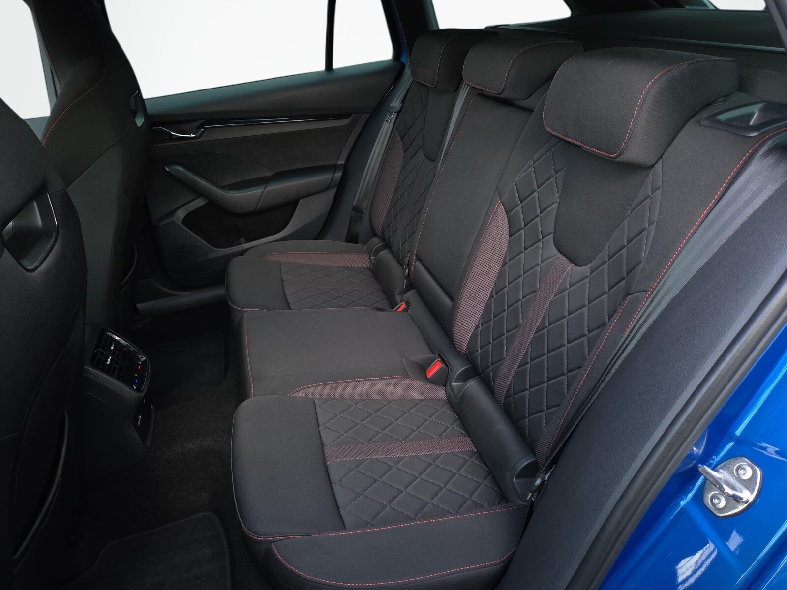 Škoda Octavia Combi - zdjęcie 13