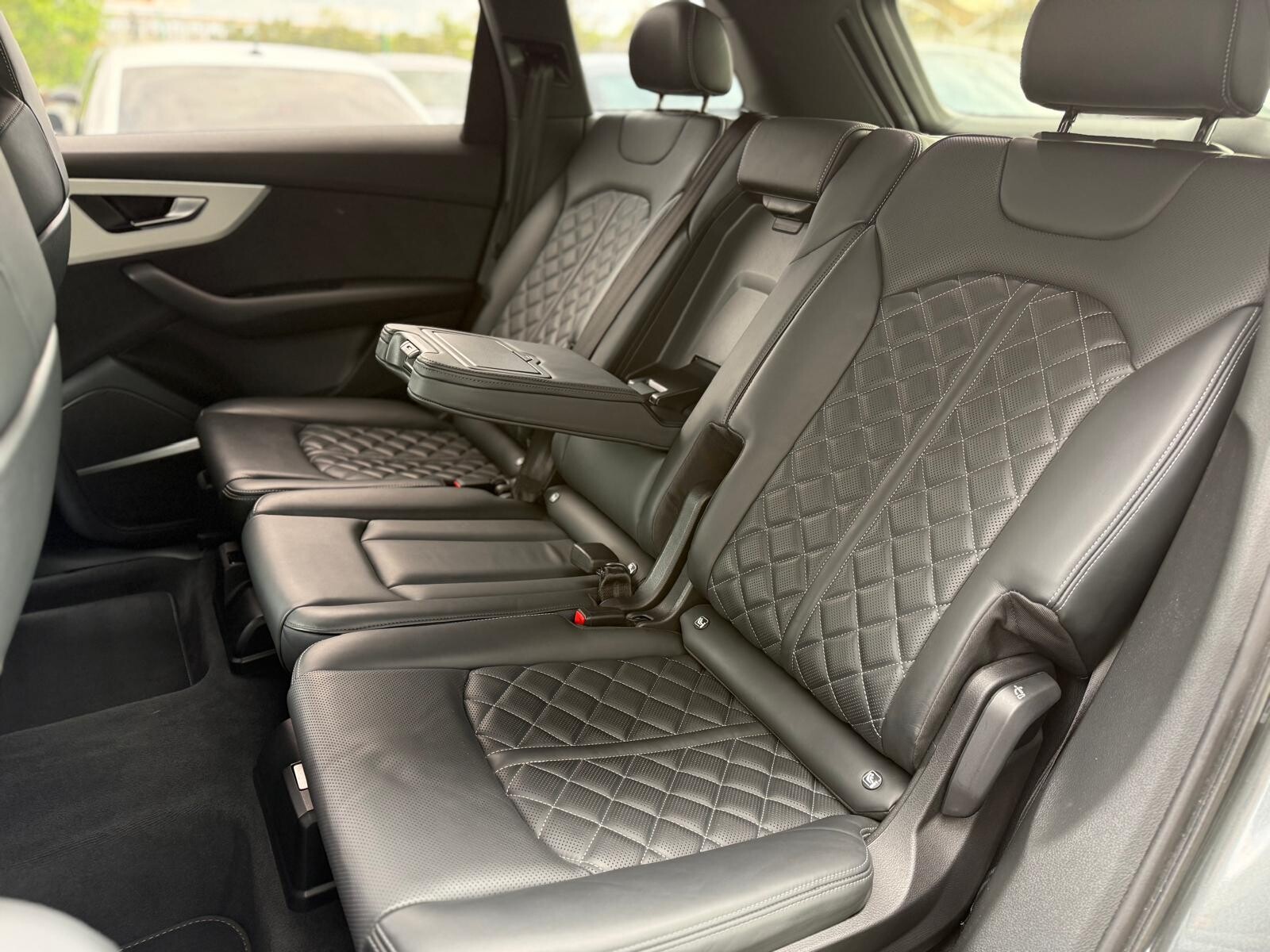 Audi Q7 - zdjęcie 21