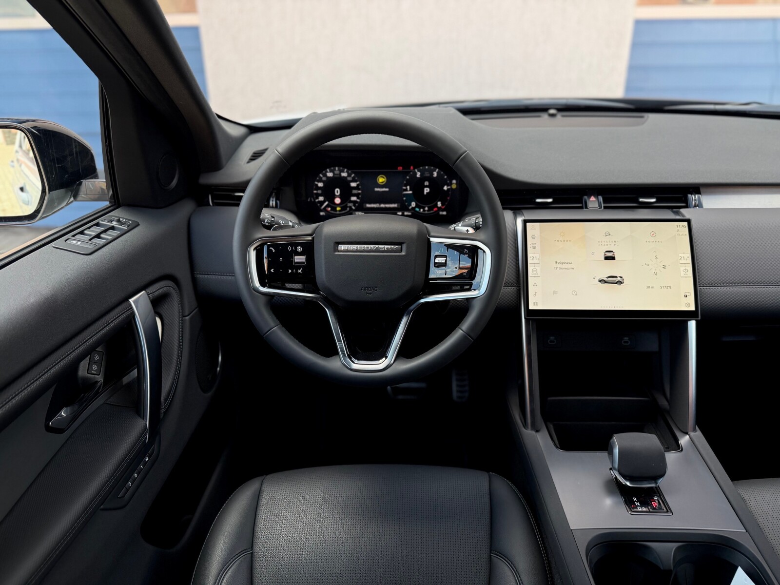 Land Rover Discovery Sport - zdjęcie 15