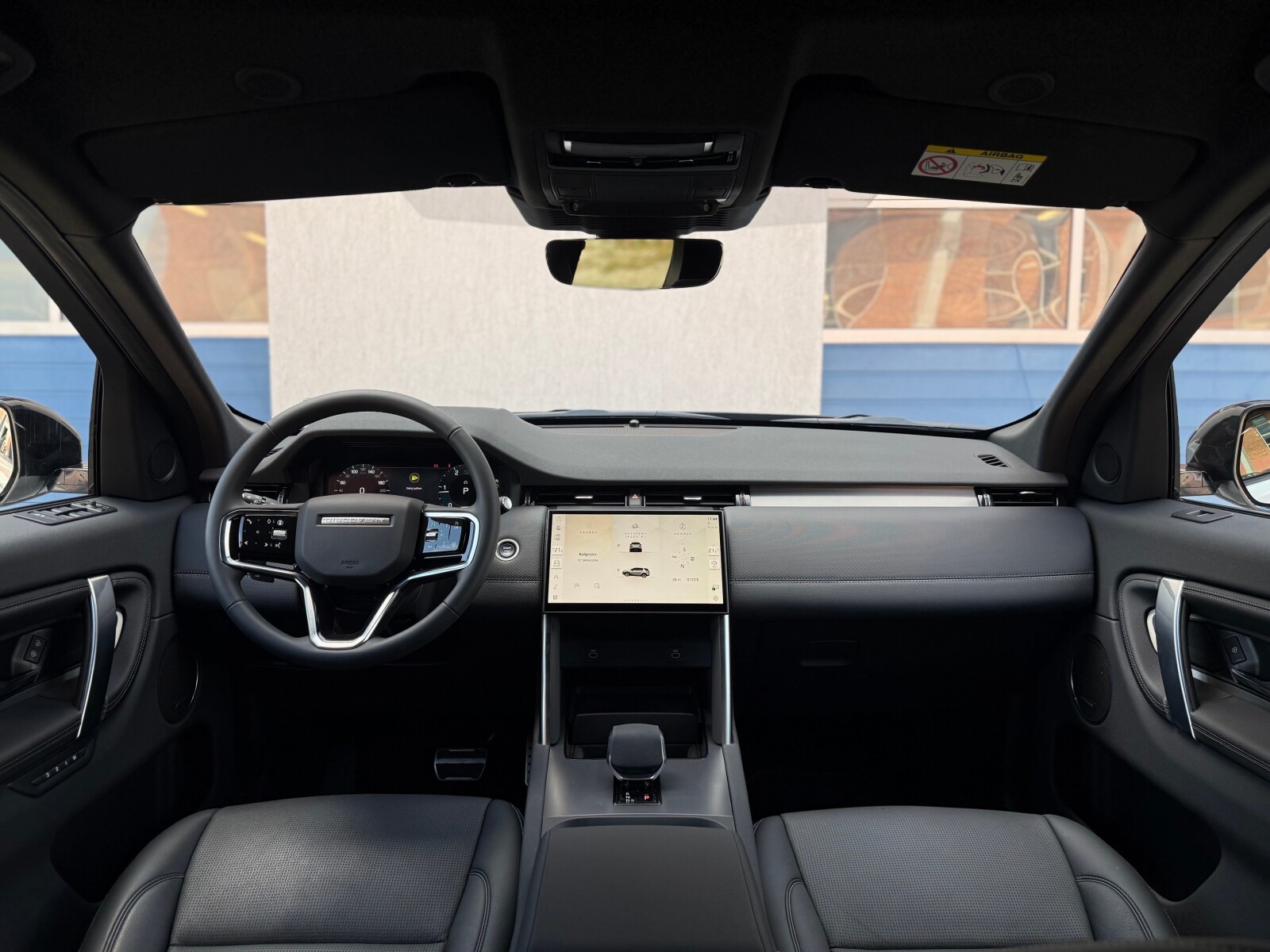 Land Rover Discovery Sport - zdjęcie 16