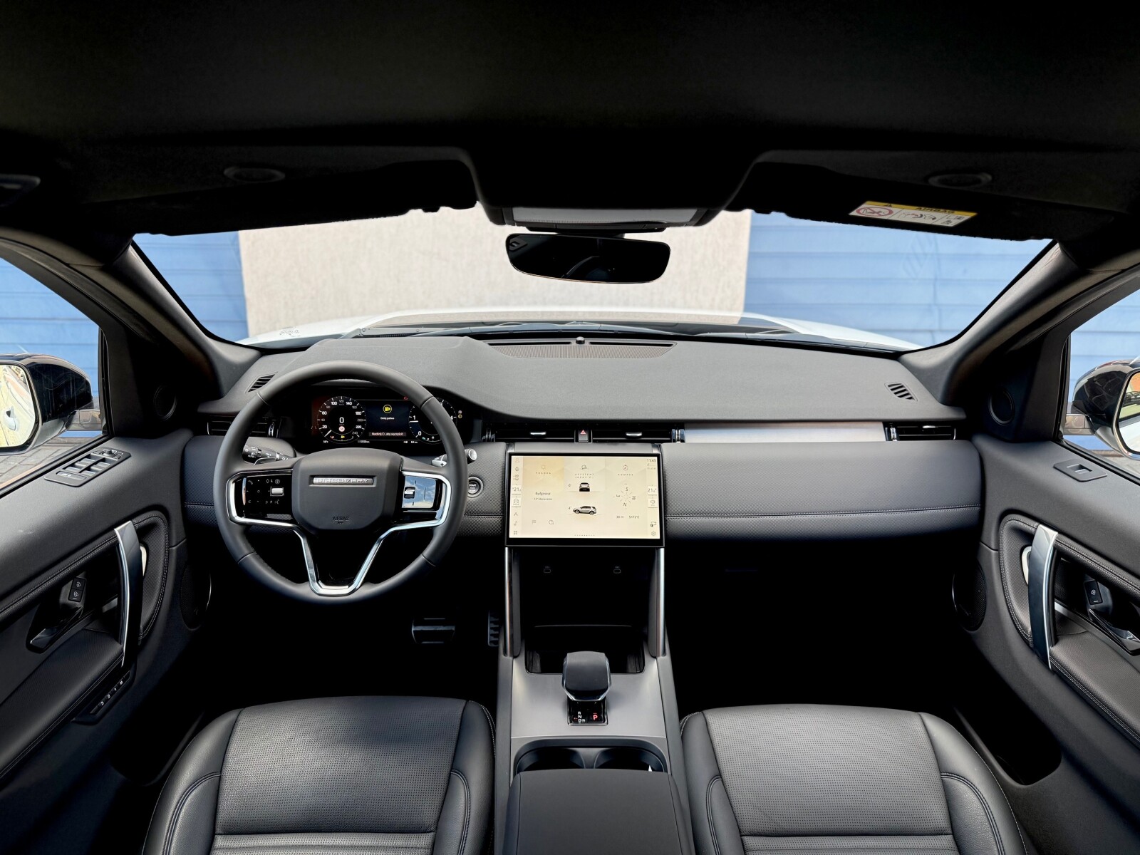 Land Rover Discovery Sport - zdjęcie 14