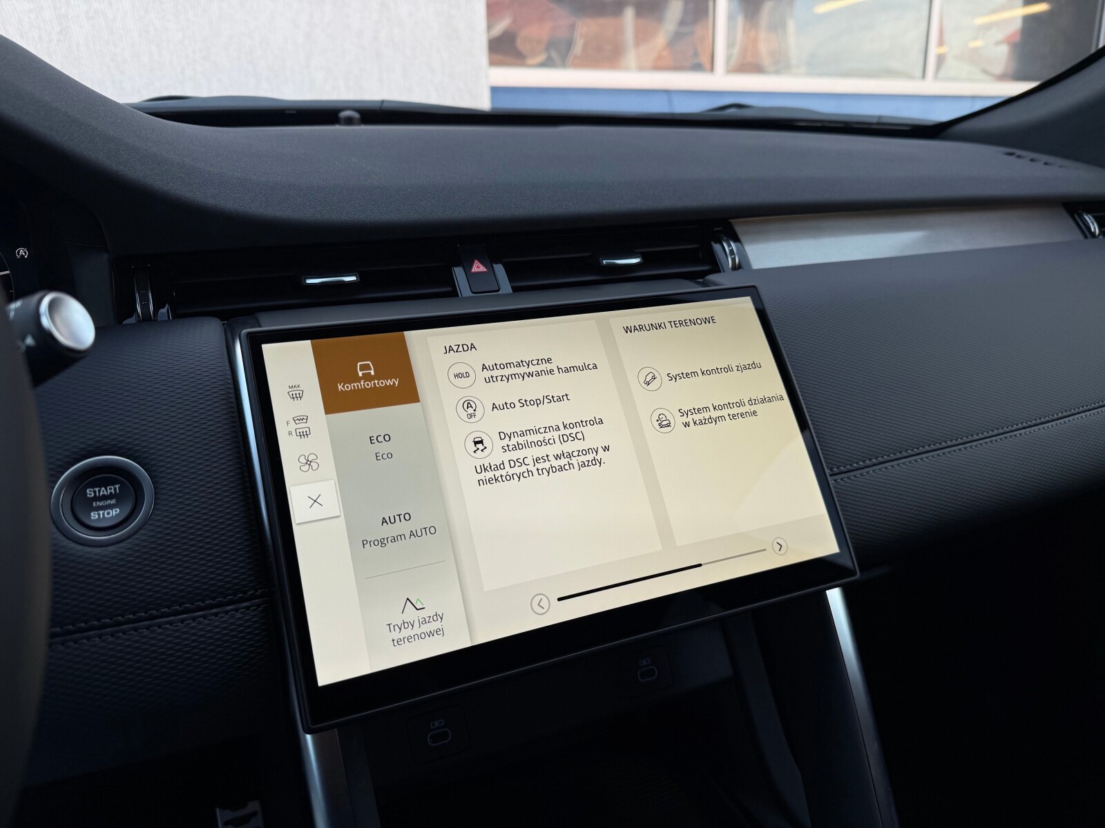 Land Rover Discovery Sport - zdjęcie 22