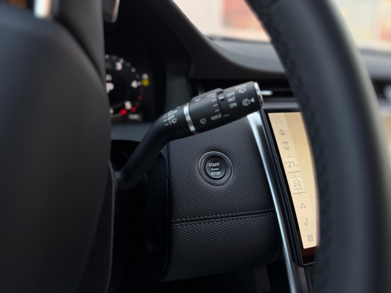 Land Rover Discovery Sport - zdjęcie 23