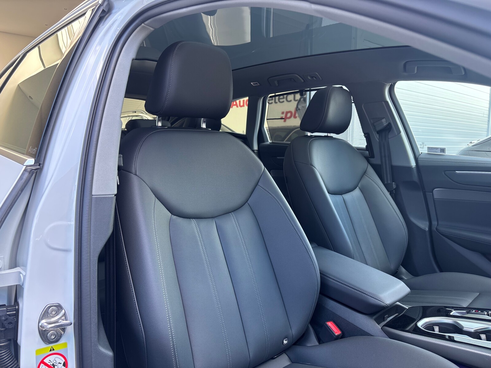Audi A6 Avant - zdjęcie 37