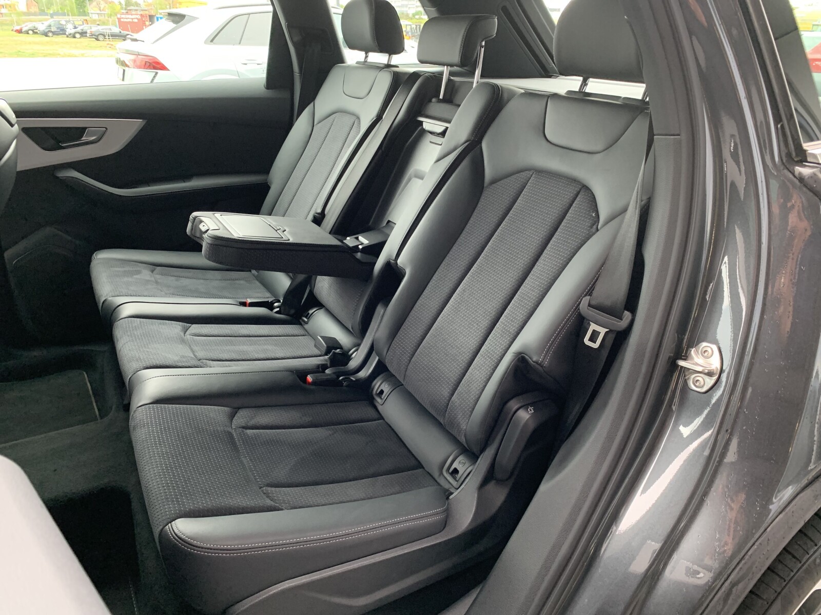 Audi Q7 - zdjęcie 13