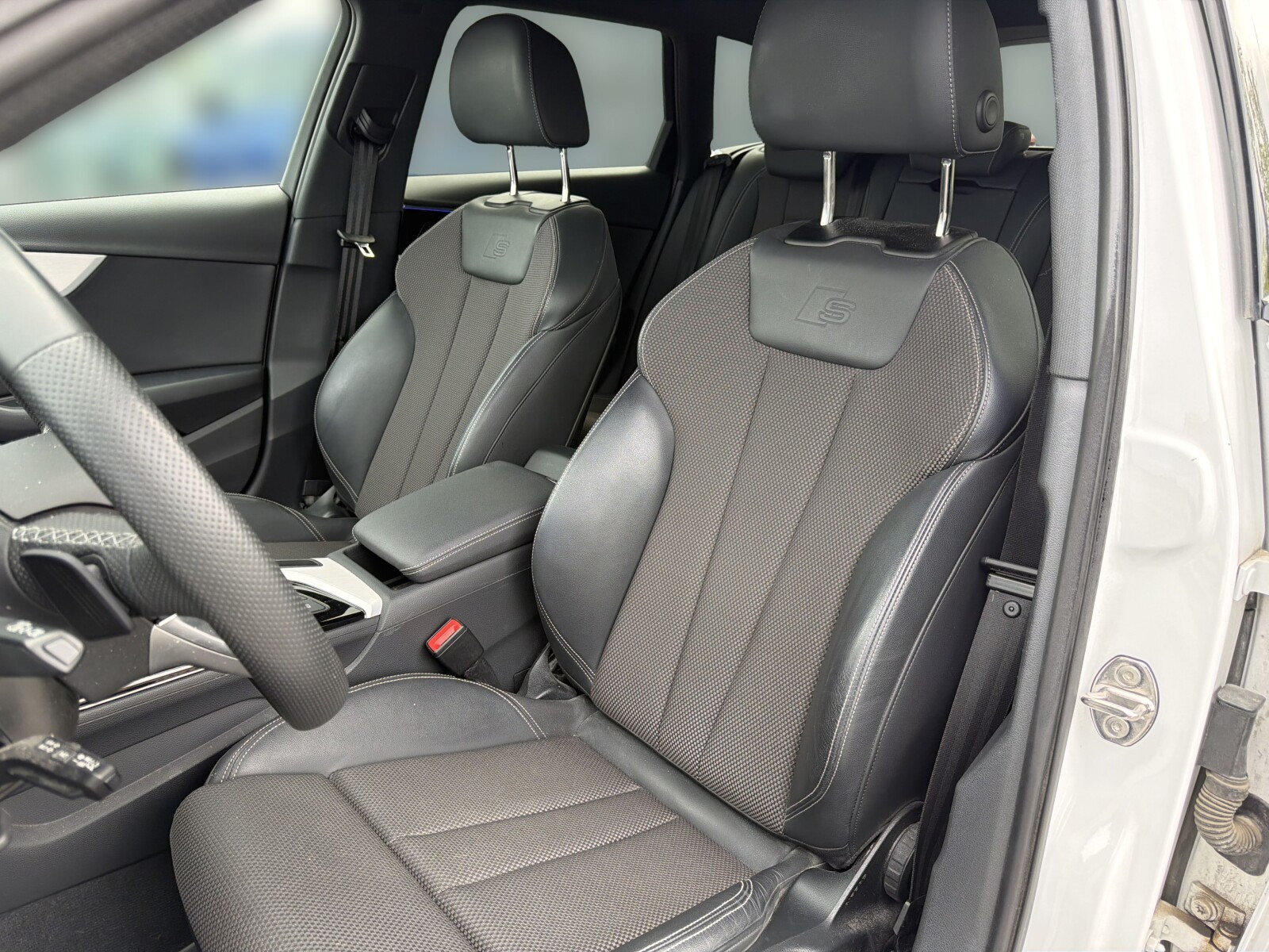 Audi A4 Avant - zdjęcie 12