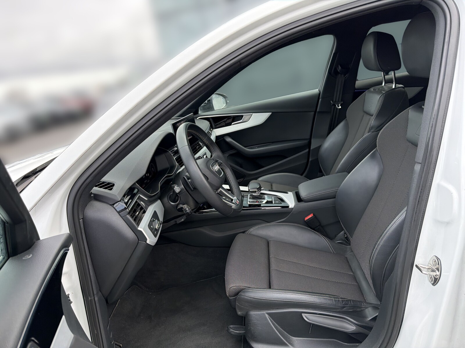 Audi A4 Avant - zdjęcie 11