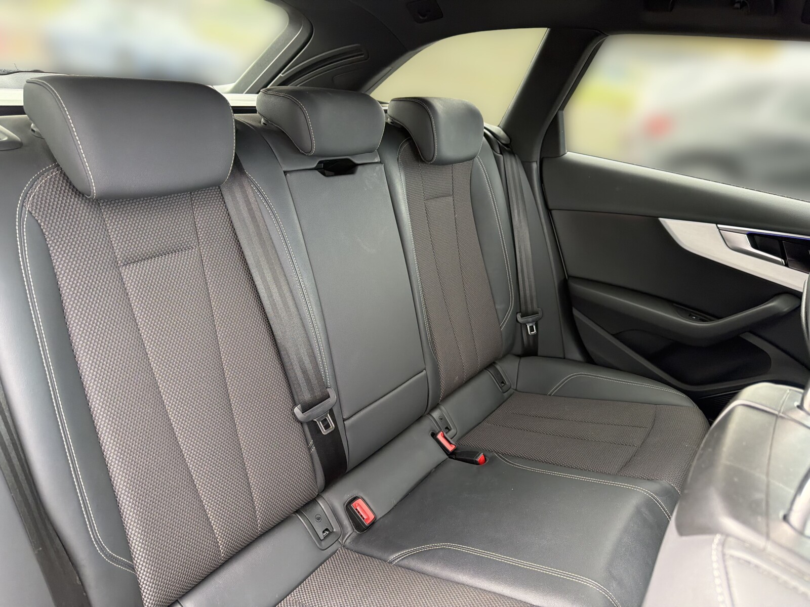 Audi A4 Avant - zdjęcie 14