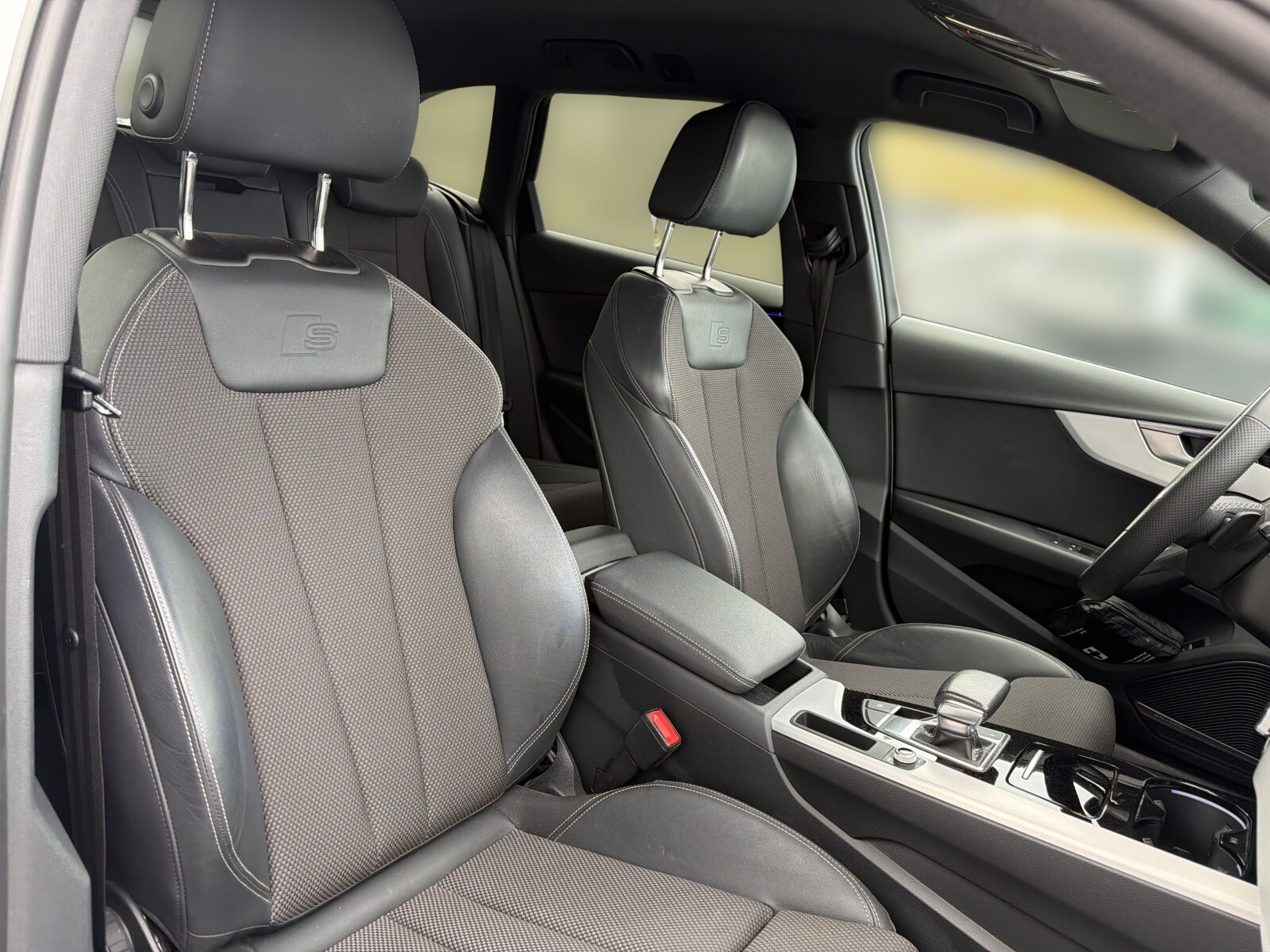 Audi A4 Avant - zdjęcie 15