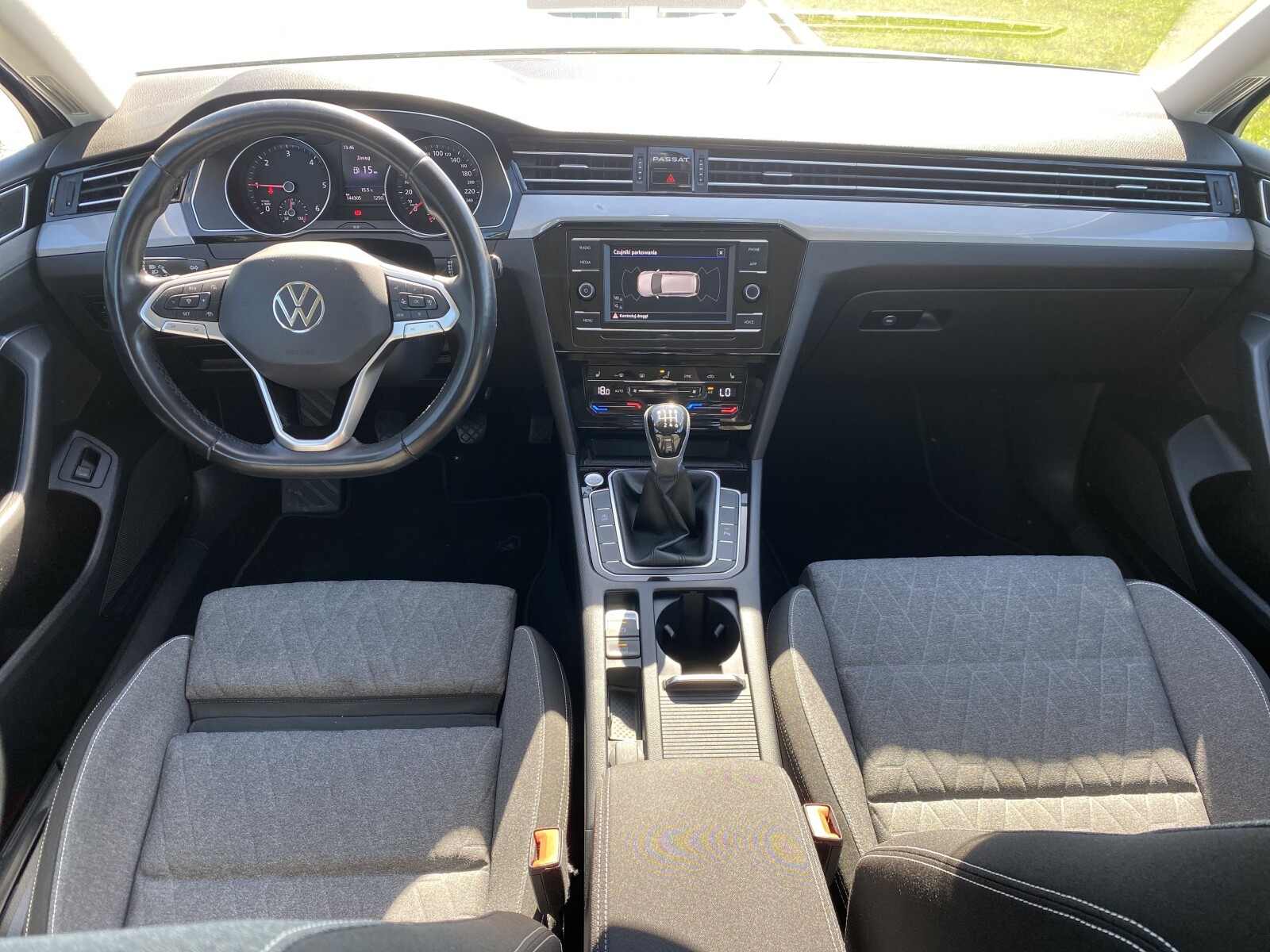 Volkswagen Passat - zdjęcie 15