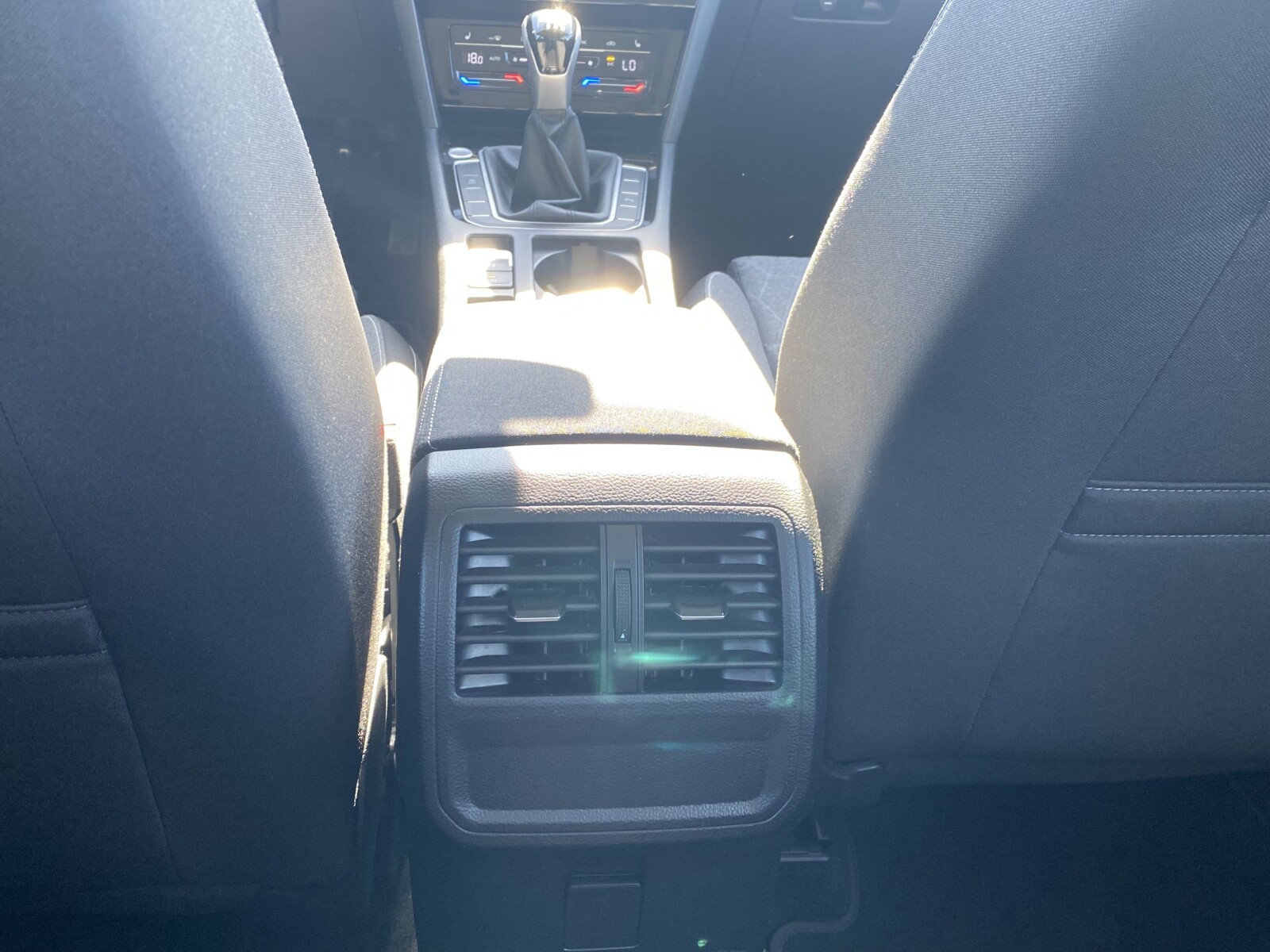 Volkswagen Passat - zdjęcie 14