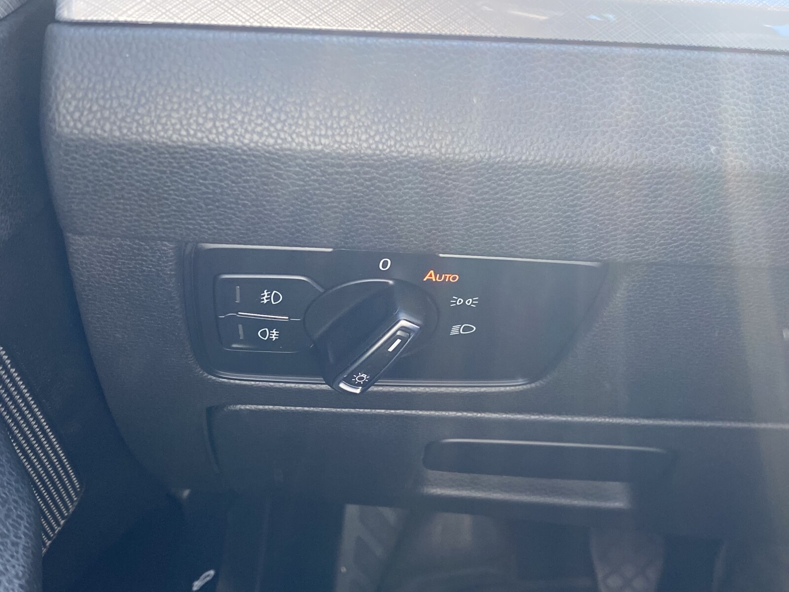 Volkswagen Passat - zdjęcie 19