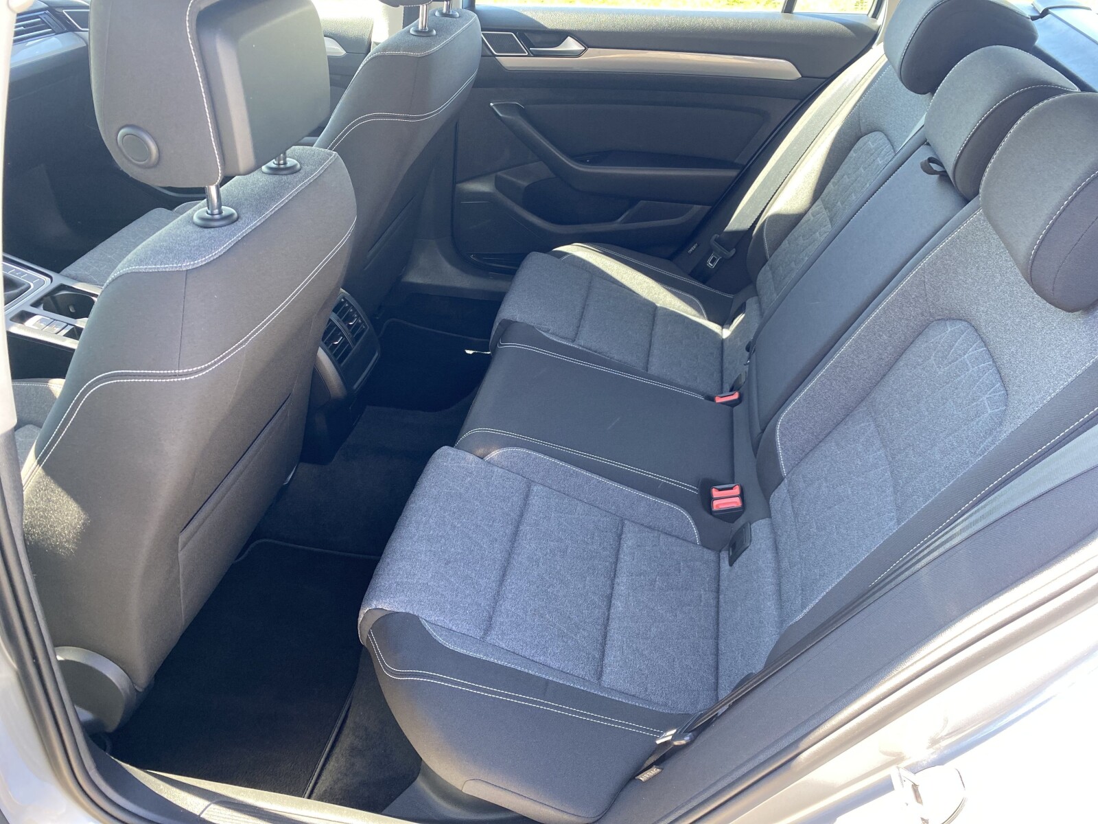 Volkswagen Passat - zdjęcie 13