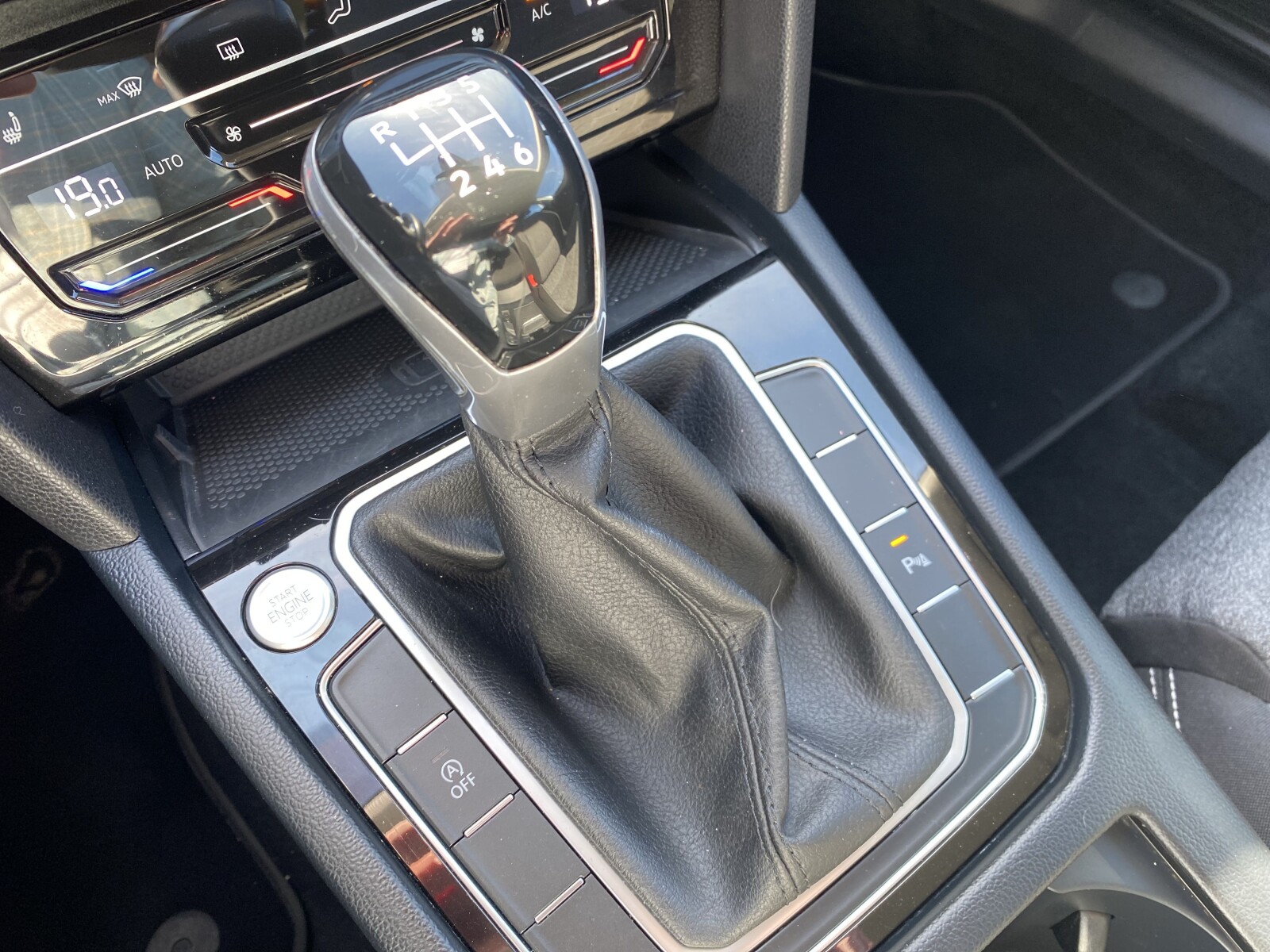 Volkswagen Passat - zdjęcie 27