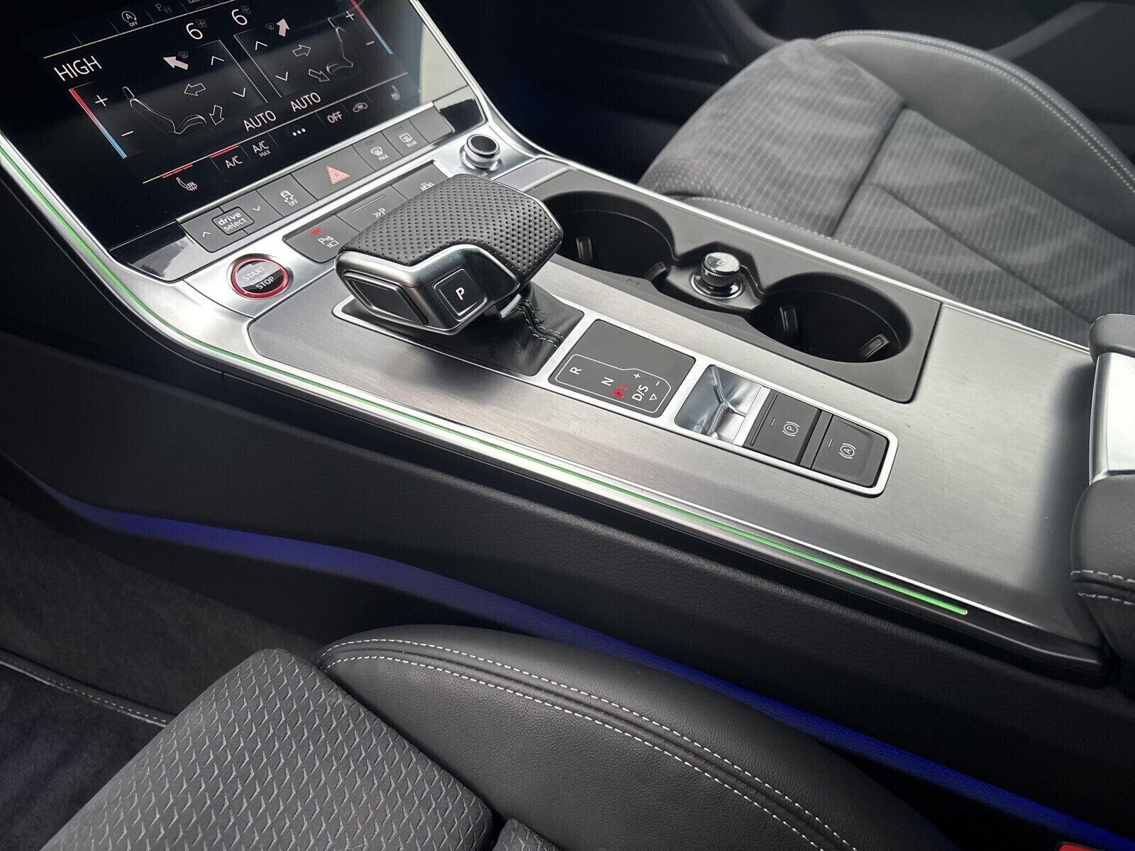 Audi S6 Avant - zdjęcie 18